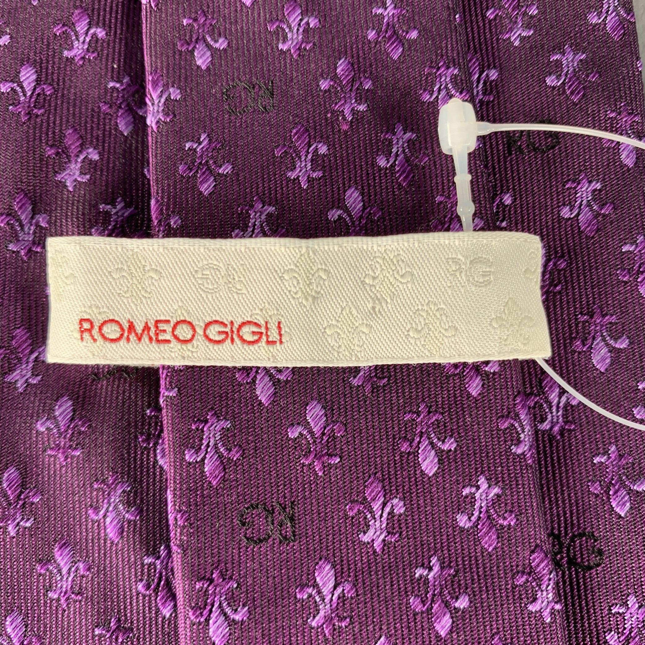 ROMEO GIGLI Purple Fleur de Lis Monogram Silk Tie In Good Condition In San Francisco, CA