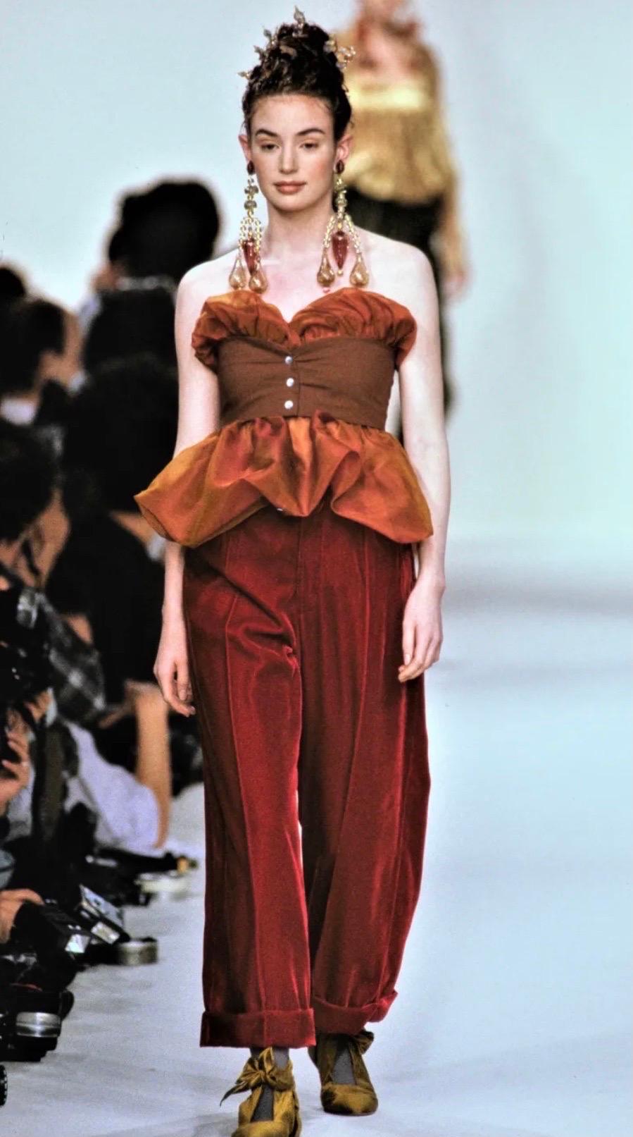 Romeo Gigli P/E 1990 Look 47 RTW Womens Garnet Velvet Button Fly Trouser 40 in vendita 5