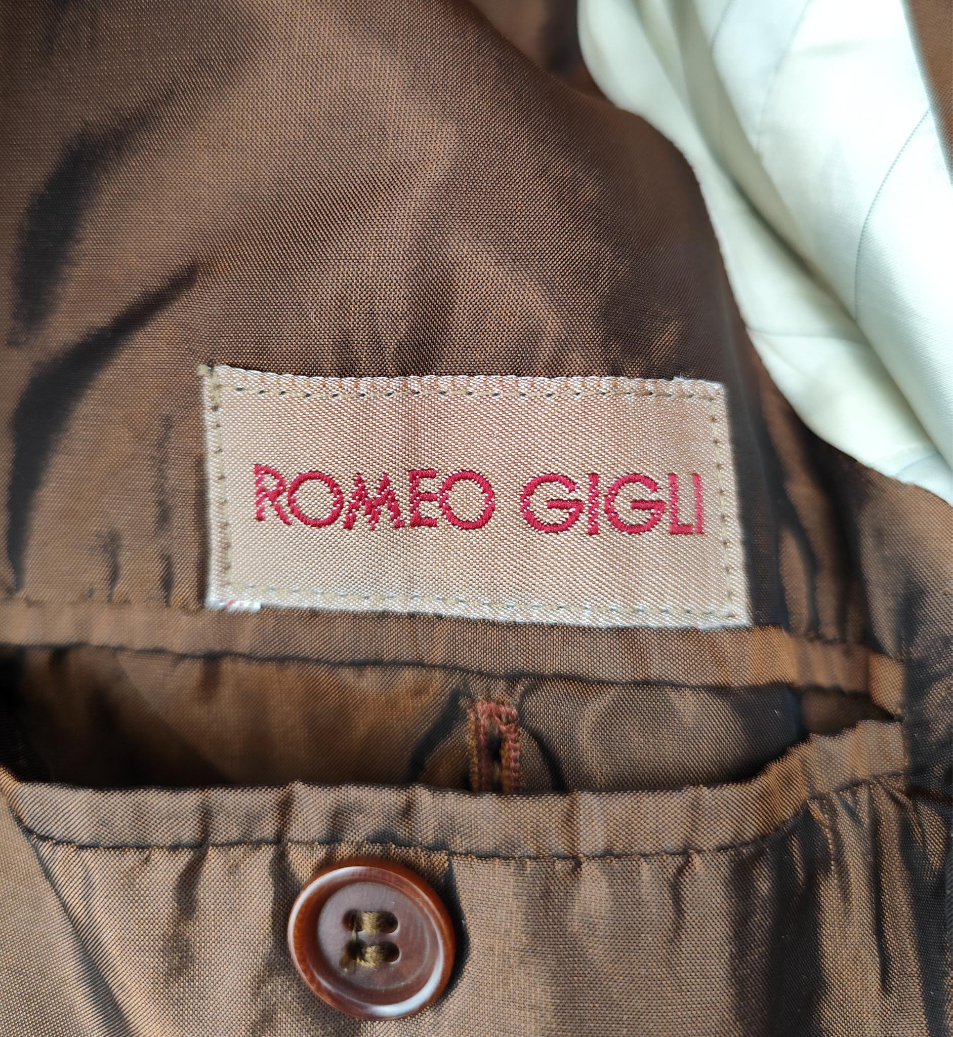 Romeo Gigli S/S 1990 bronzefarbener Langblazer im Angebot 12