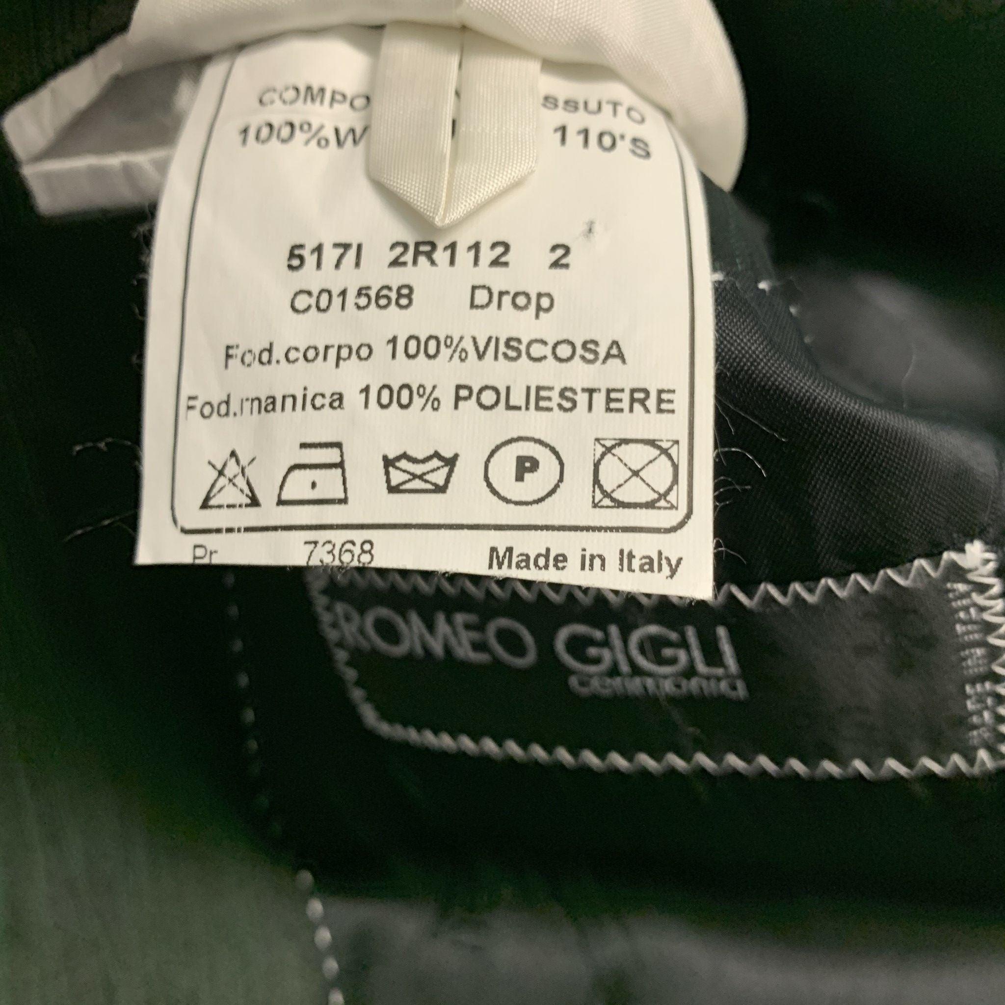 ROMEO GIGLI Taille 42 Costume en laine unie à revers échancré, noir et vert en vente 4