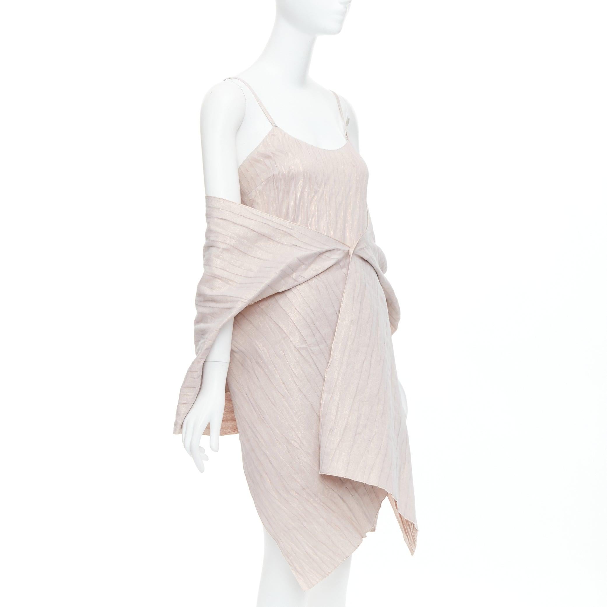 Beige Romeo Gigli Abito vintage rosa champagne stropicciato con scialle IT42 M. in vendita
