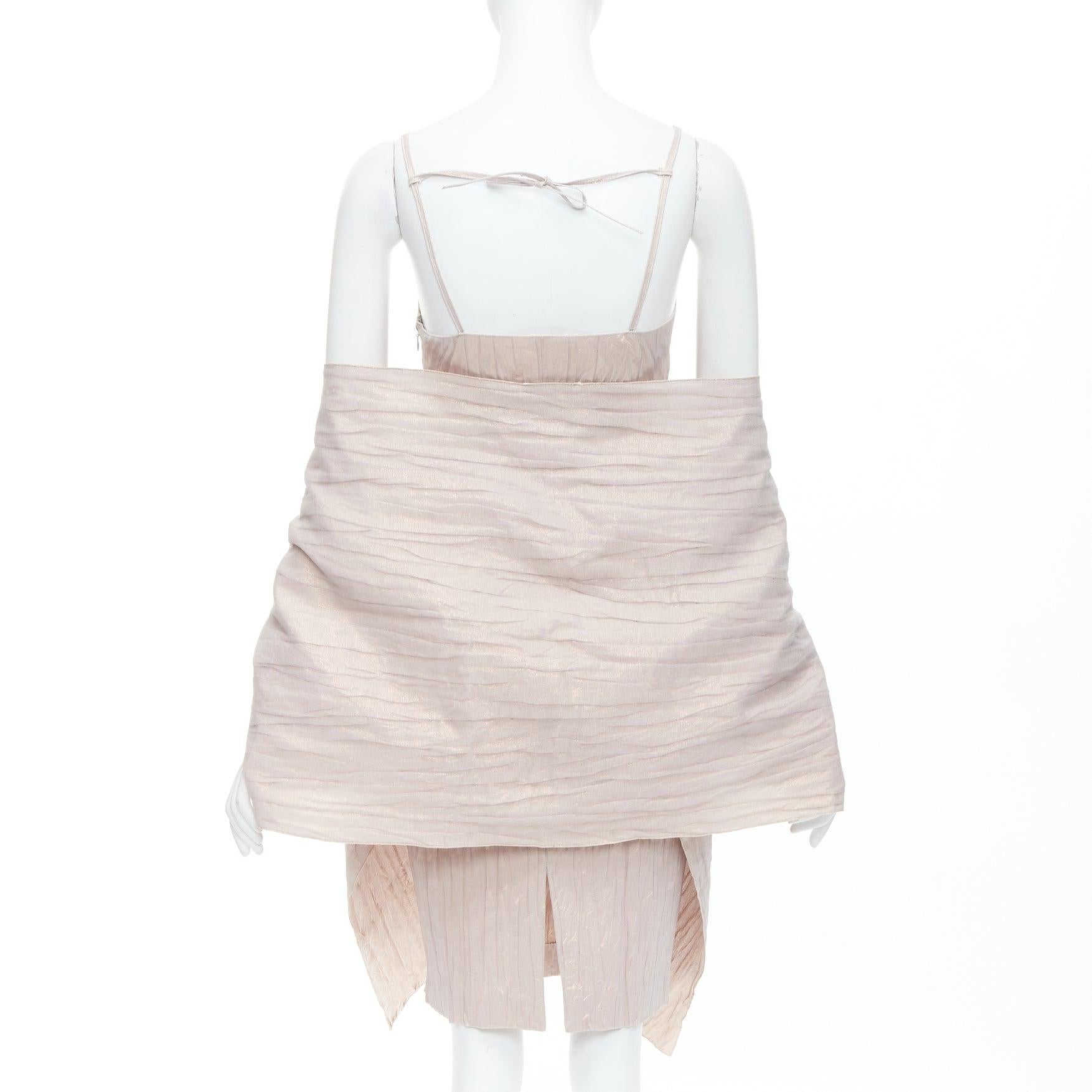 Donna Romeo Gigli Abito vintage rosa champagne stropicciato con scialle IT42 M. in vendita