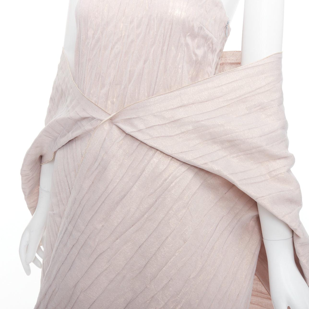 Romeo Gigli Abito vintage rosa champagne stropicciato con scialle IT42 M. in vendita 3