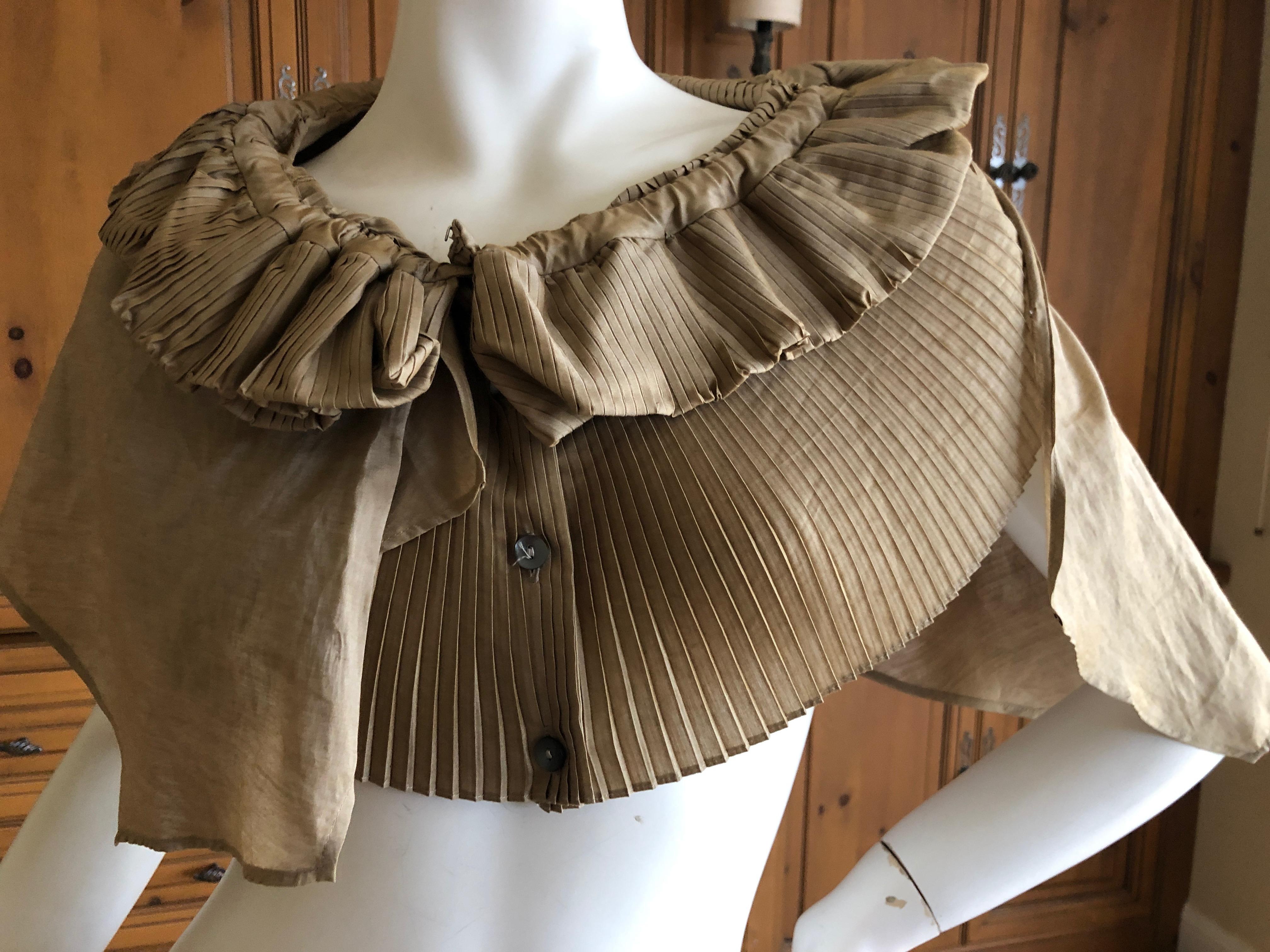 Romeo Gigli Vintage Pleated Ruffled Collar In Excellent Condition For Sale In Cloverdale, CA