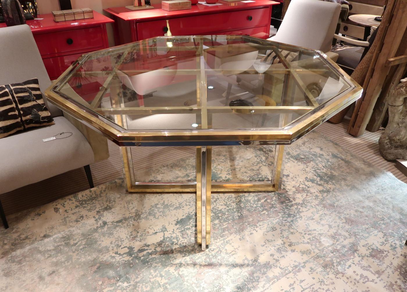 Romeo Rega brass and chromed octagonal midcentury dining table, 1970. Good condition.
 