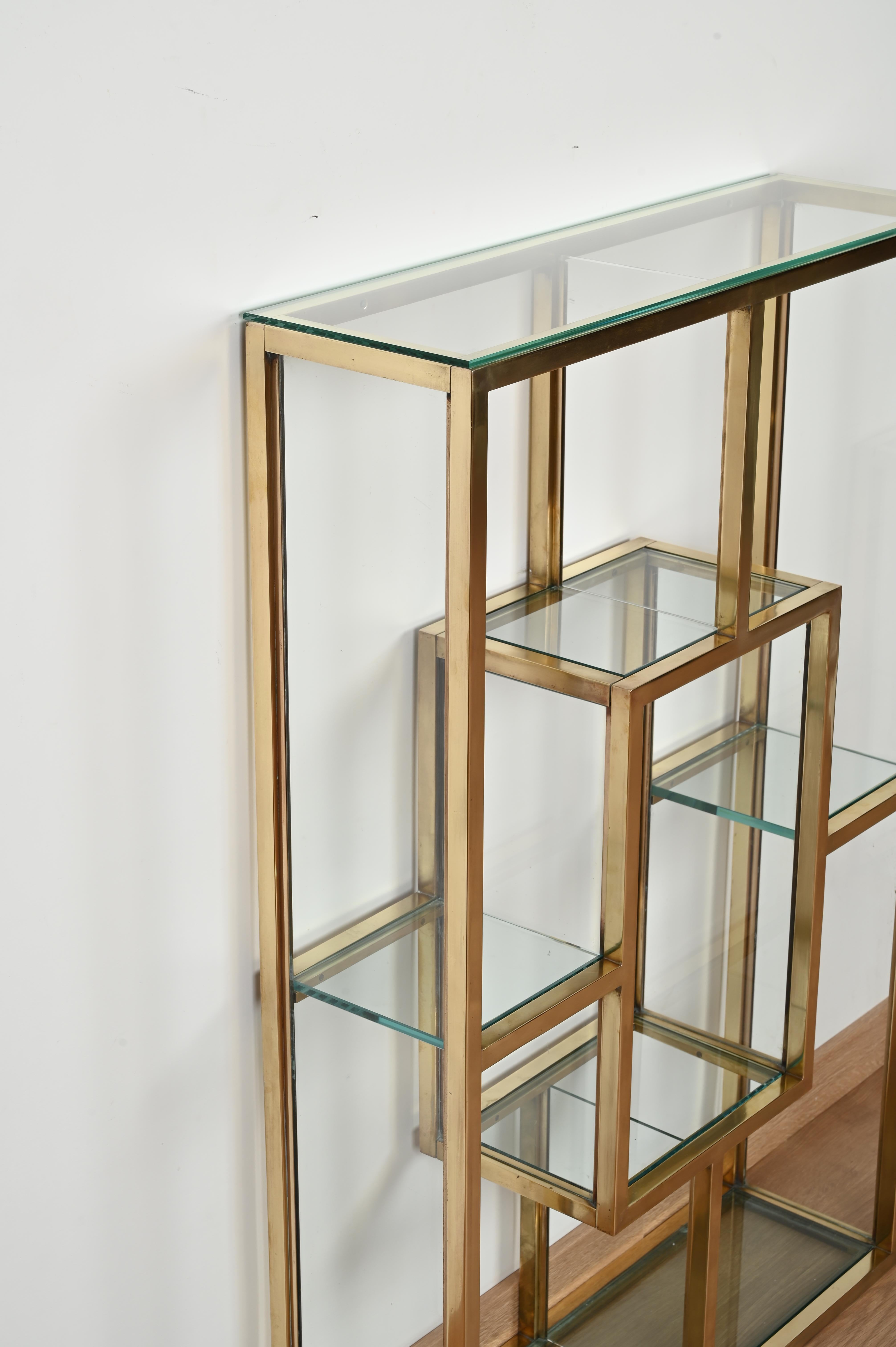 Italienische Romeo Rega-Vitrine aus Messing und Kristallglas aus der Mitte des Jahrhunderts, 1970er Jahre 6