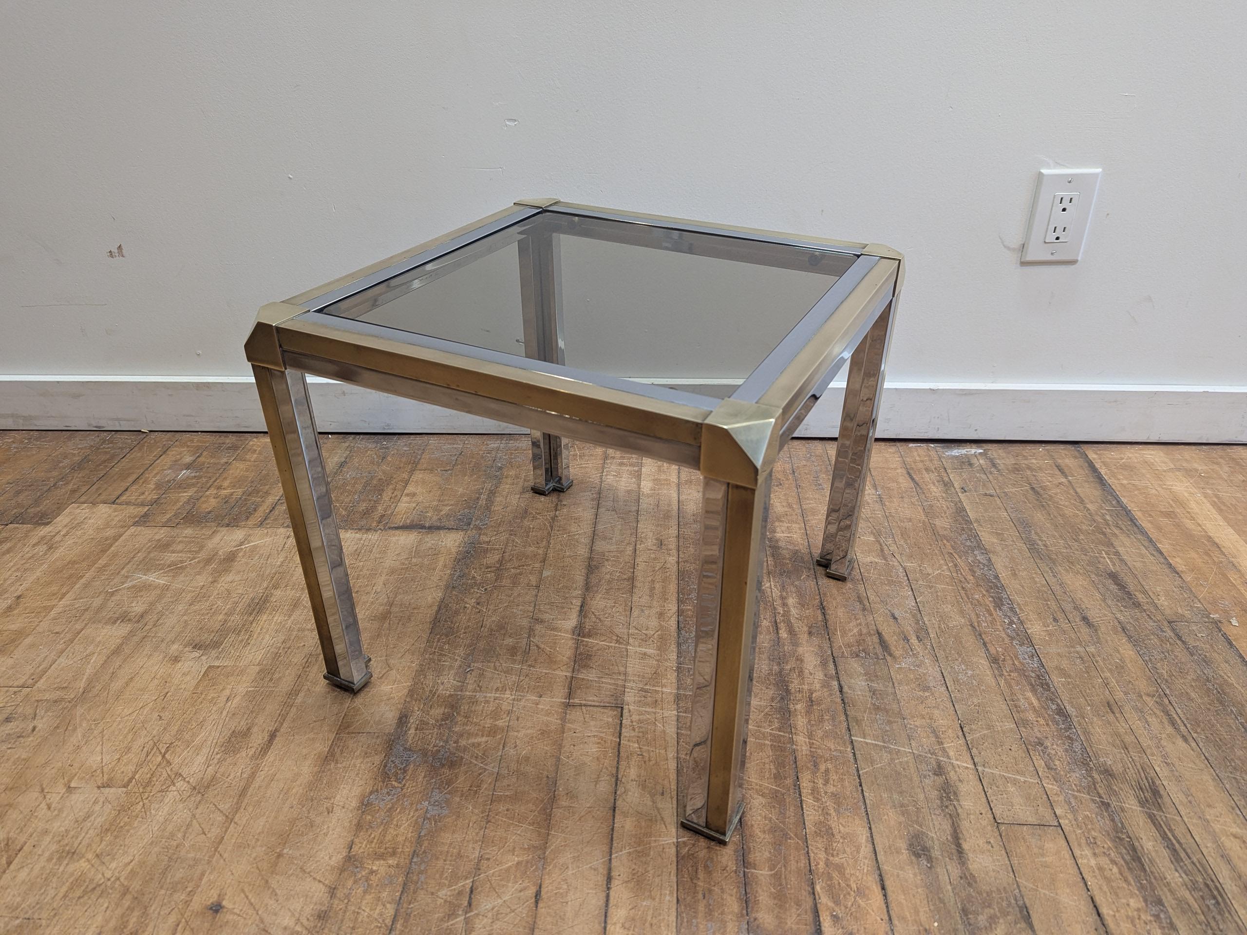 Fin du 20e siècle Table d'appoint Romeo Rega en laiton, chrome et verre en vente