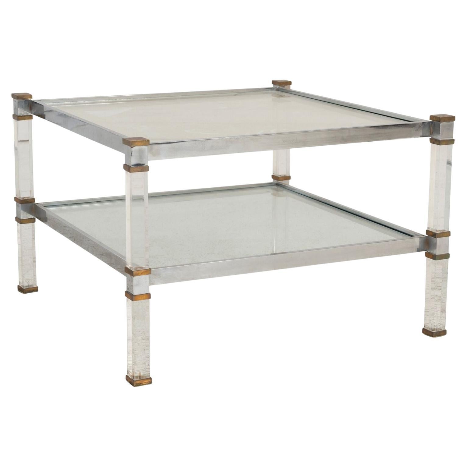 Table d
appoint en laiton, lucite et verre Romeo Rega, Italie, années 1970 en vente