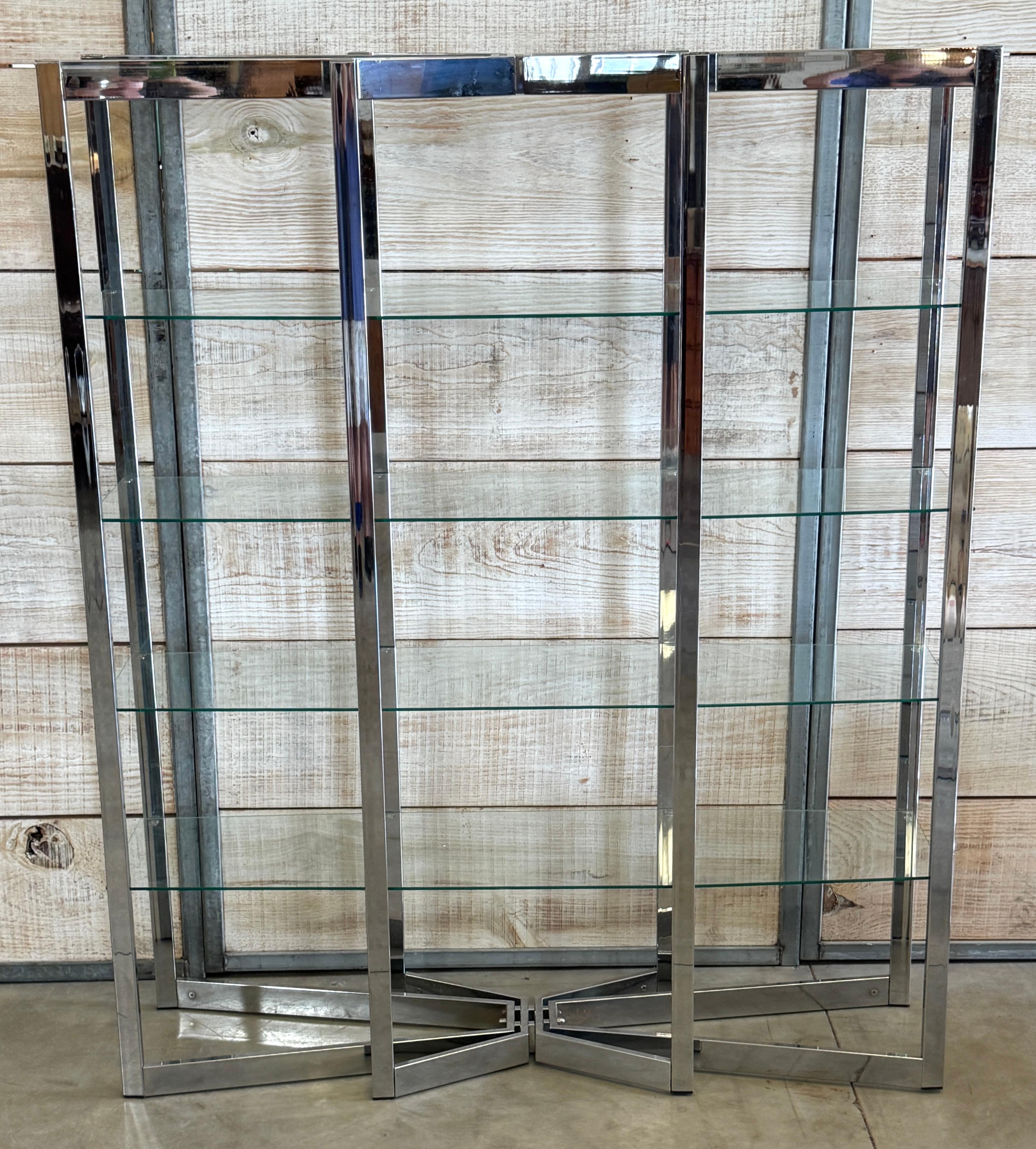 Romeo Rega Geometrische Chrom- und Glas-Etagere mit skulpturalem Aufsatz und Sockel im Angebot 8