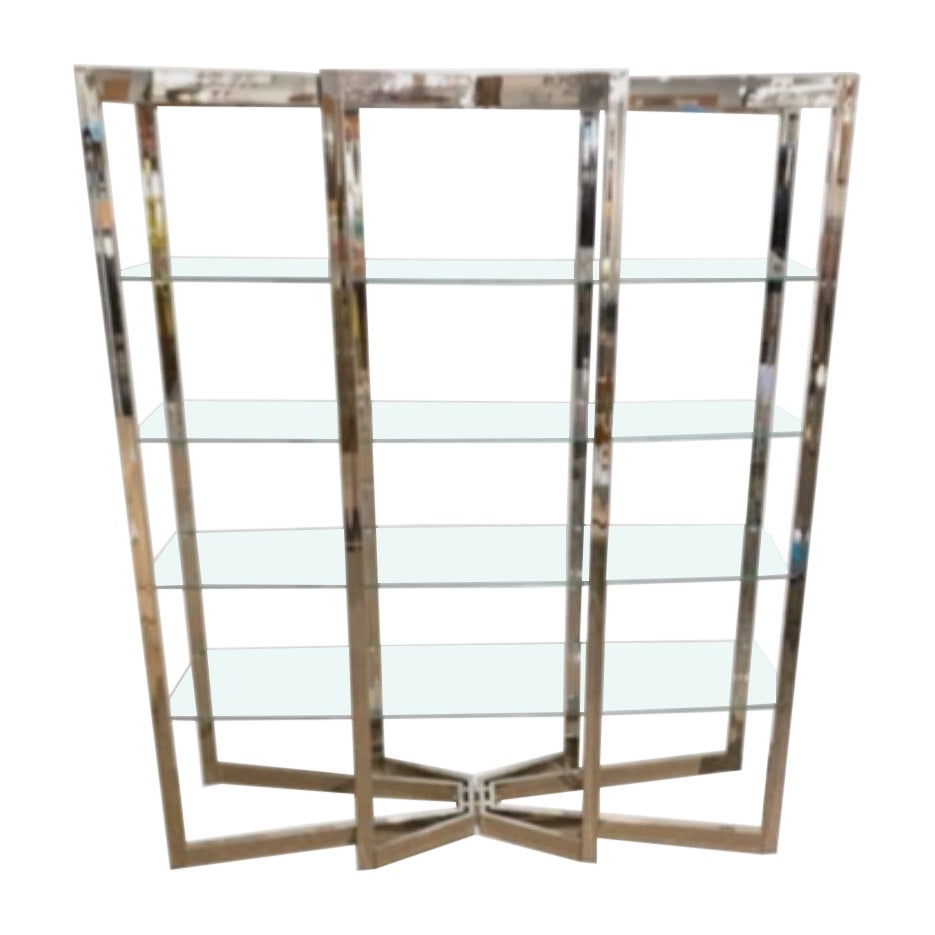 Romeo Rega Geometrische Chrom- und Glas-Etagere mit skulpturalem Aufsatz und Sockel im Angebot