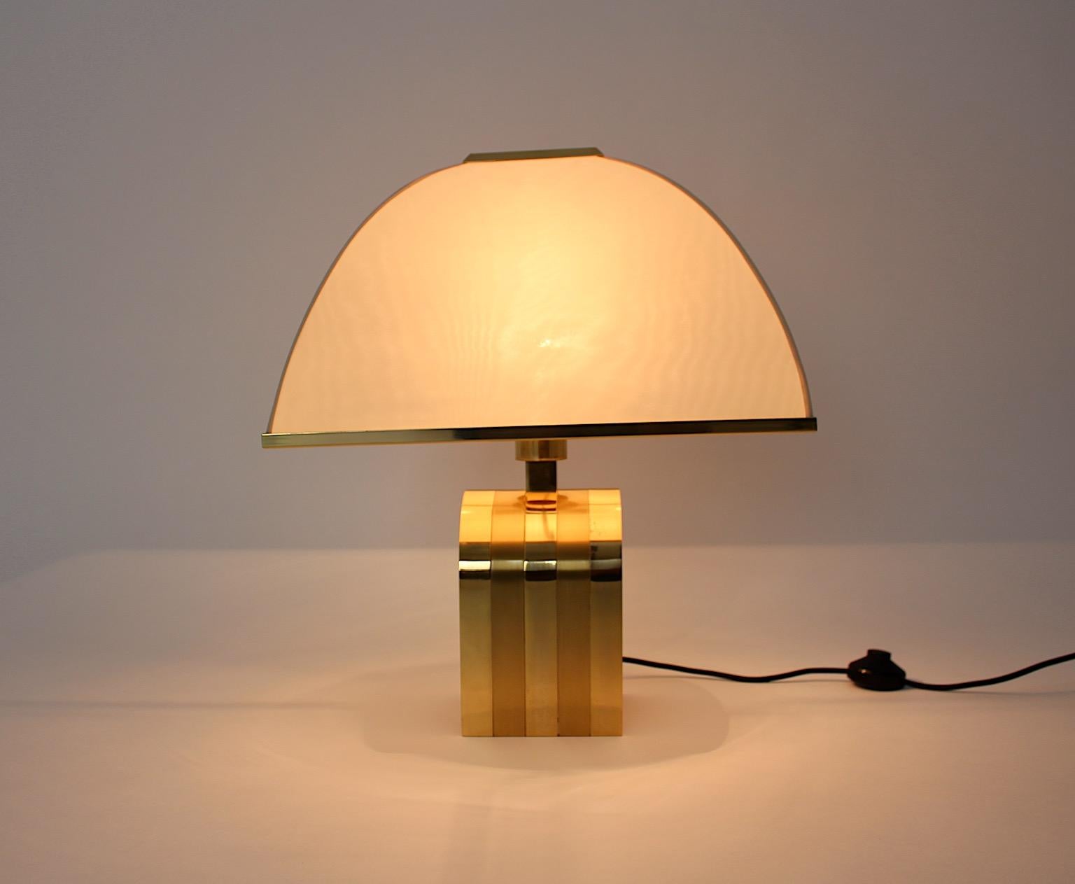 20th Century Romeo Rega Hollywood Regency Style Vintage Brass Table Lamp Italy 1970s For Sale