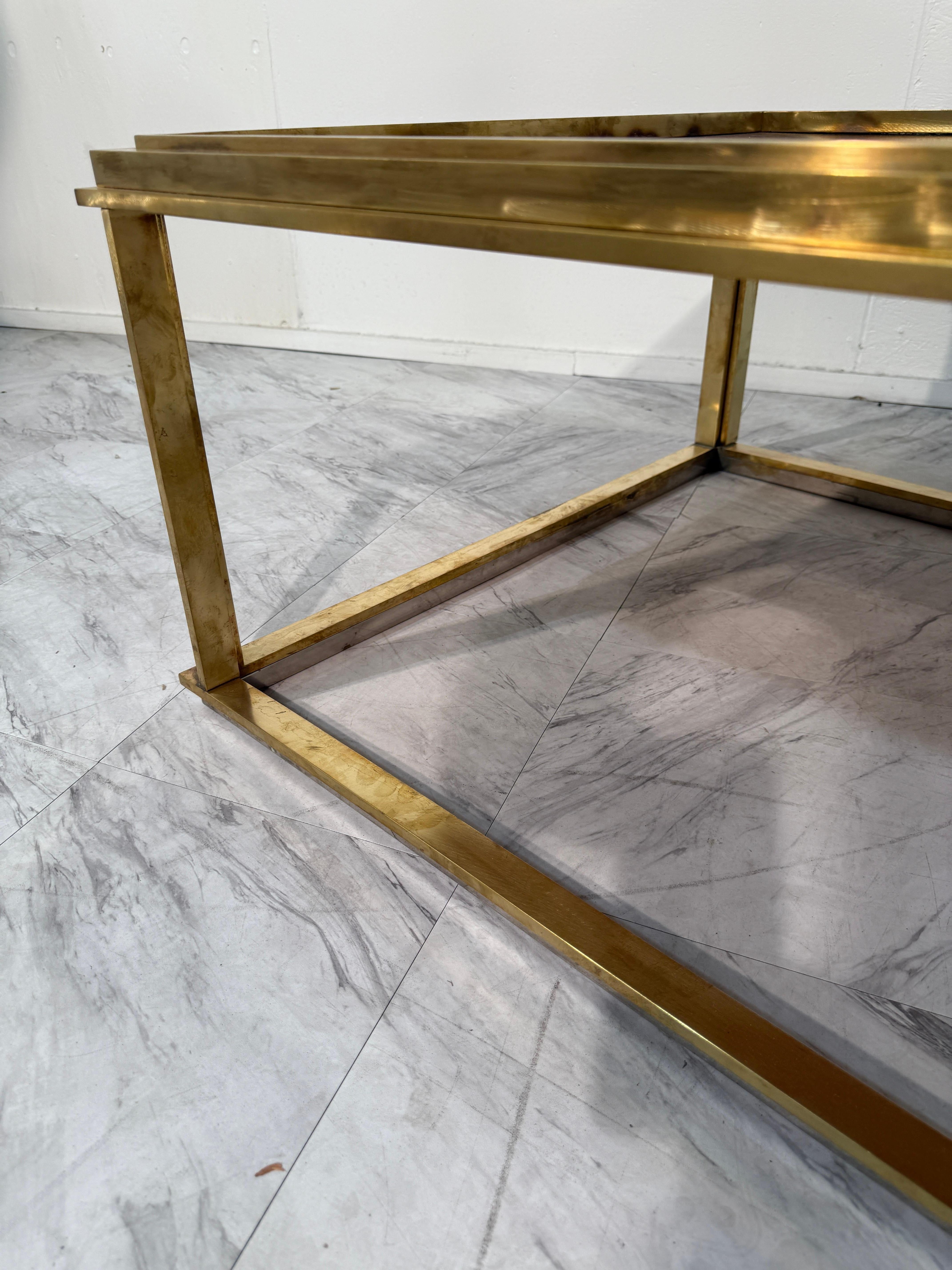 Moderno Tavolino Romeo Rega in ottone e legno di radica, anni '70 in vendita