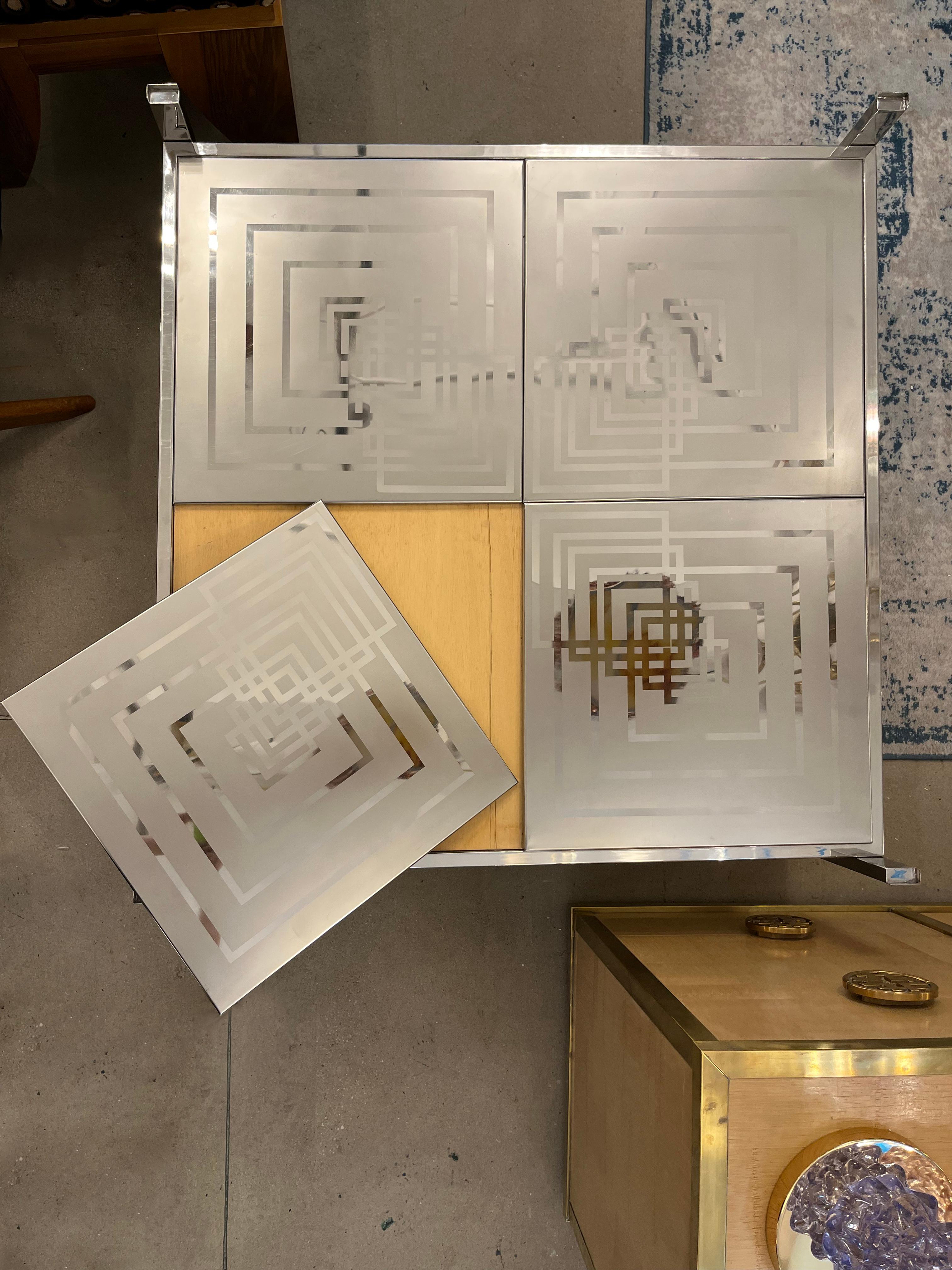 Table basse italienne Romeo Rega à 2 niveaux avec décor géométrique en verre transparent et chrome  en vente 3