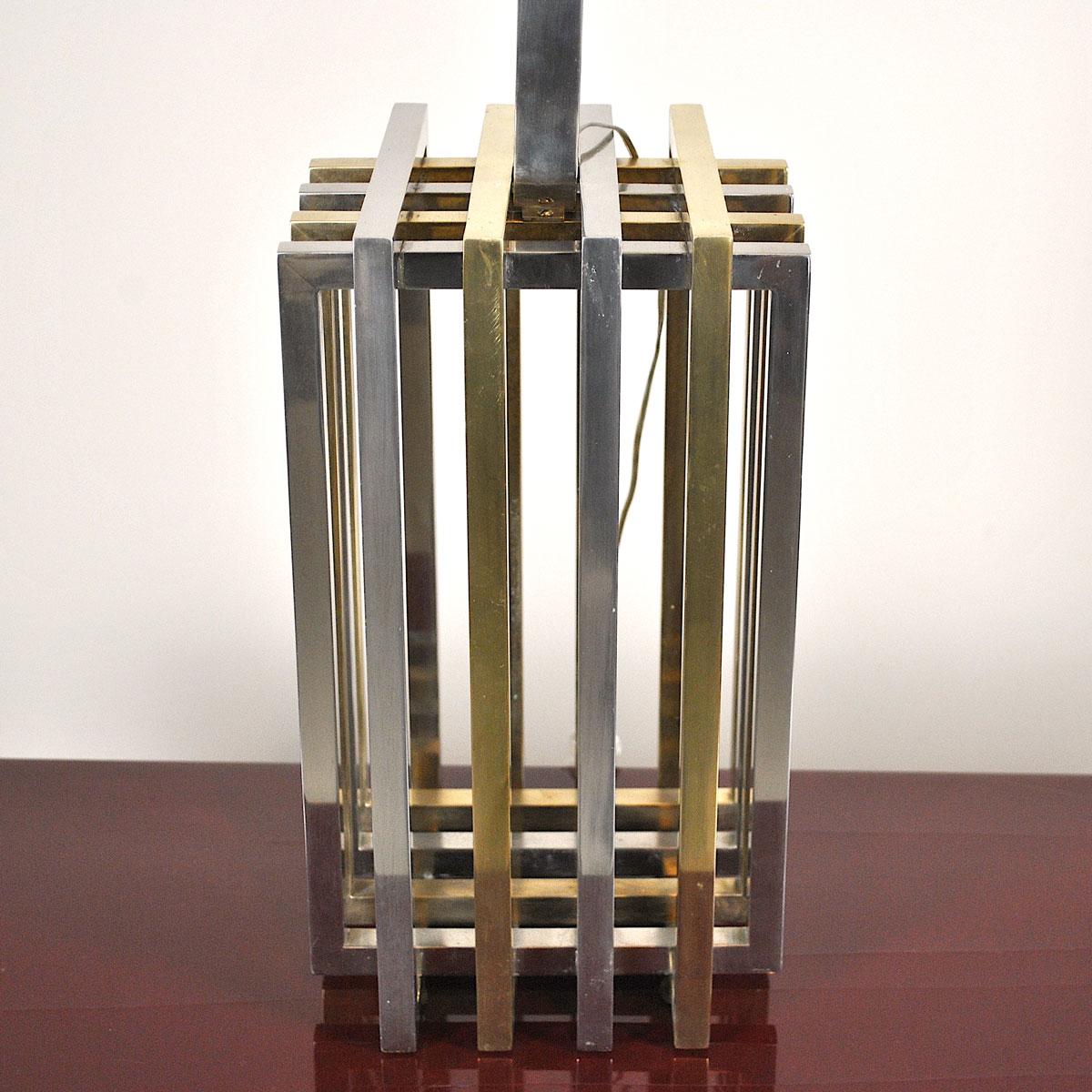 Romeo Rega Italian Midcentury Table Lamp in Brass from the 1970s In Good Condition For Sale In bari, IT