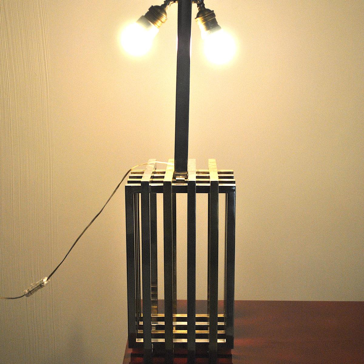 Romeo Rega Italian Midcentury Table Lamp in Brass from the 1970s For Sale 3