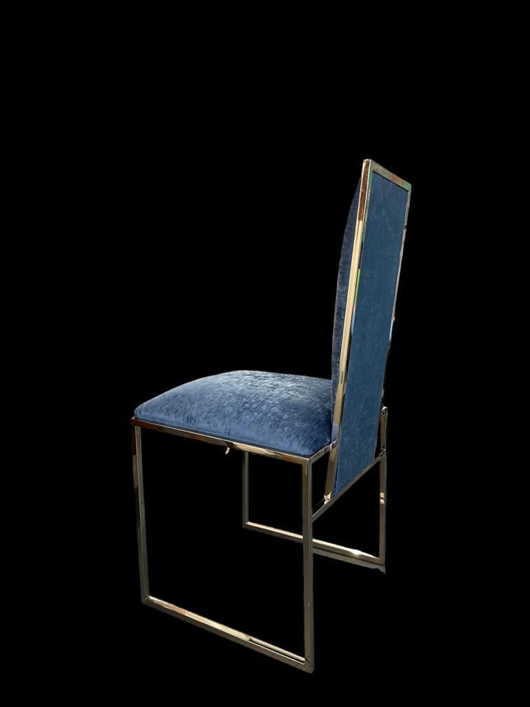 Romeo Rega - Juego de seis sillas 1960. Italia.

Conjunto de seis sillas italianas diseñadas en los años 60. El conjunto está fabricado con una estructura de metal y el asiento y el respaldo retapizado en terciopelo azul perla. La línea de cada