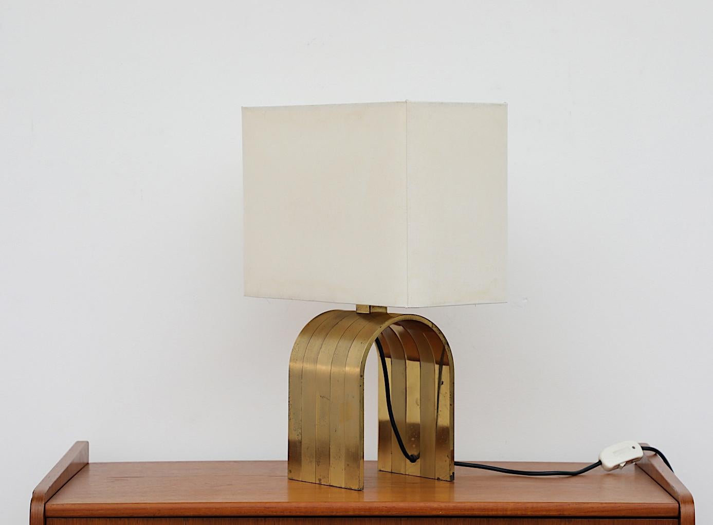 Romeo Rega Mid-Century Italian Brass Table Lamp In Good Condition For Sale In Los Angeles, CA