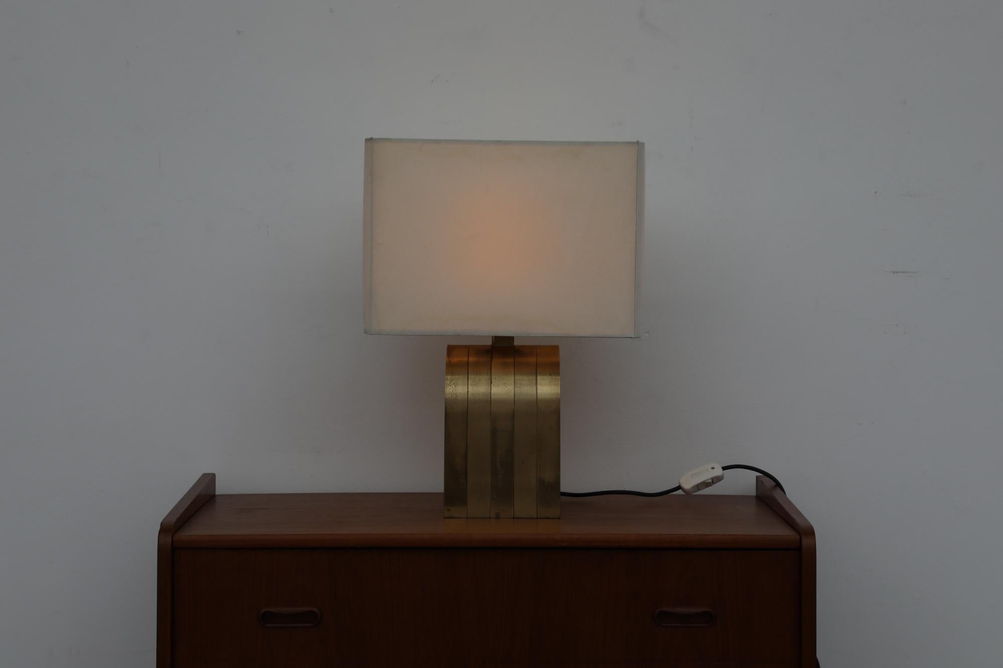 Romeo Rega, lampe de table italienne en laiton du milieu du siècle en vente 1