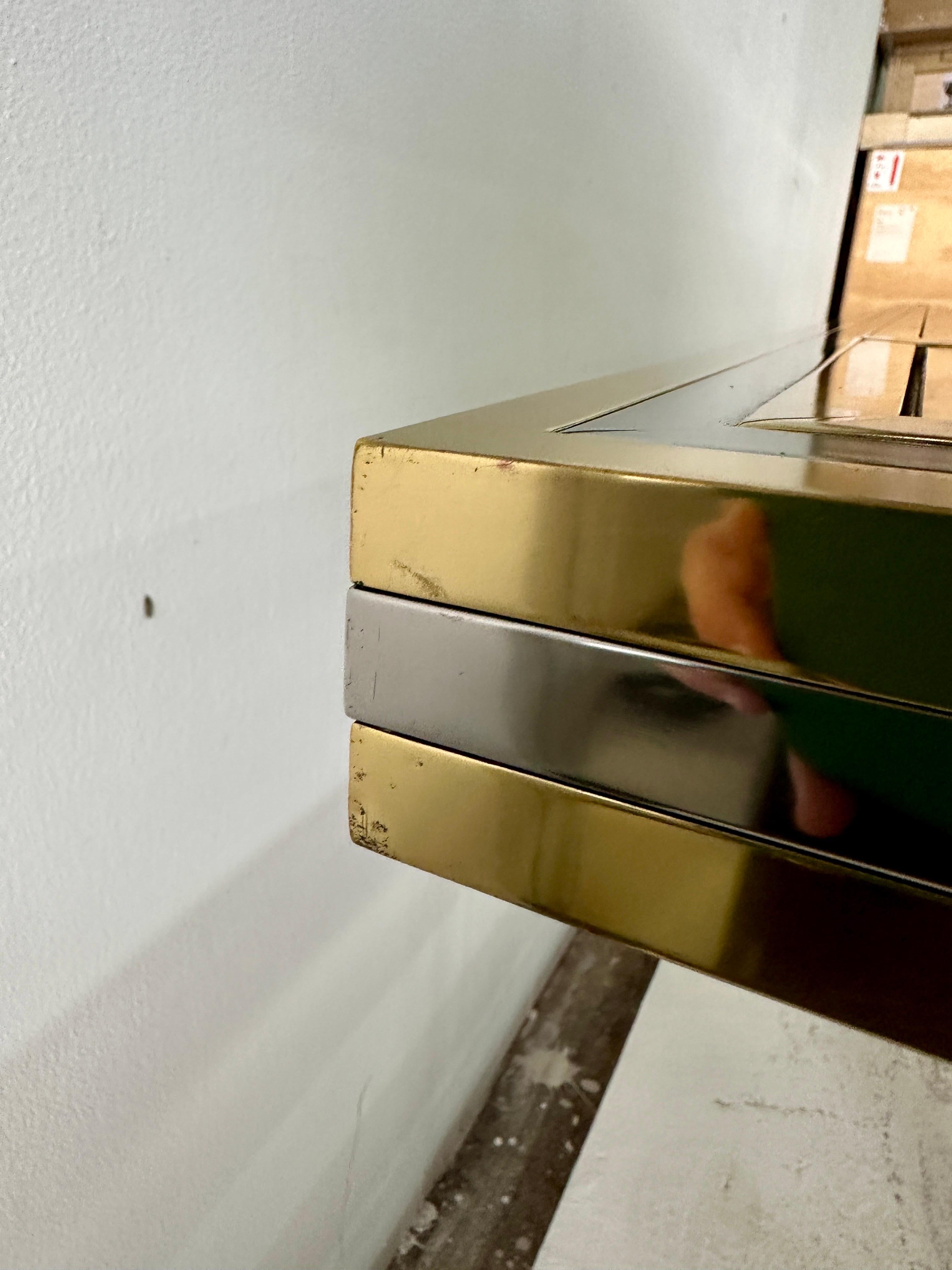 Table de salle à manger Romeo Rega en métal mélangé avec inserts en verre en vente 8