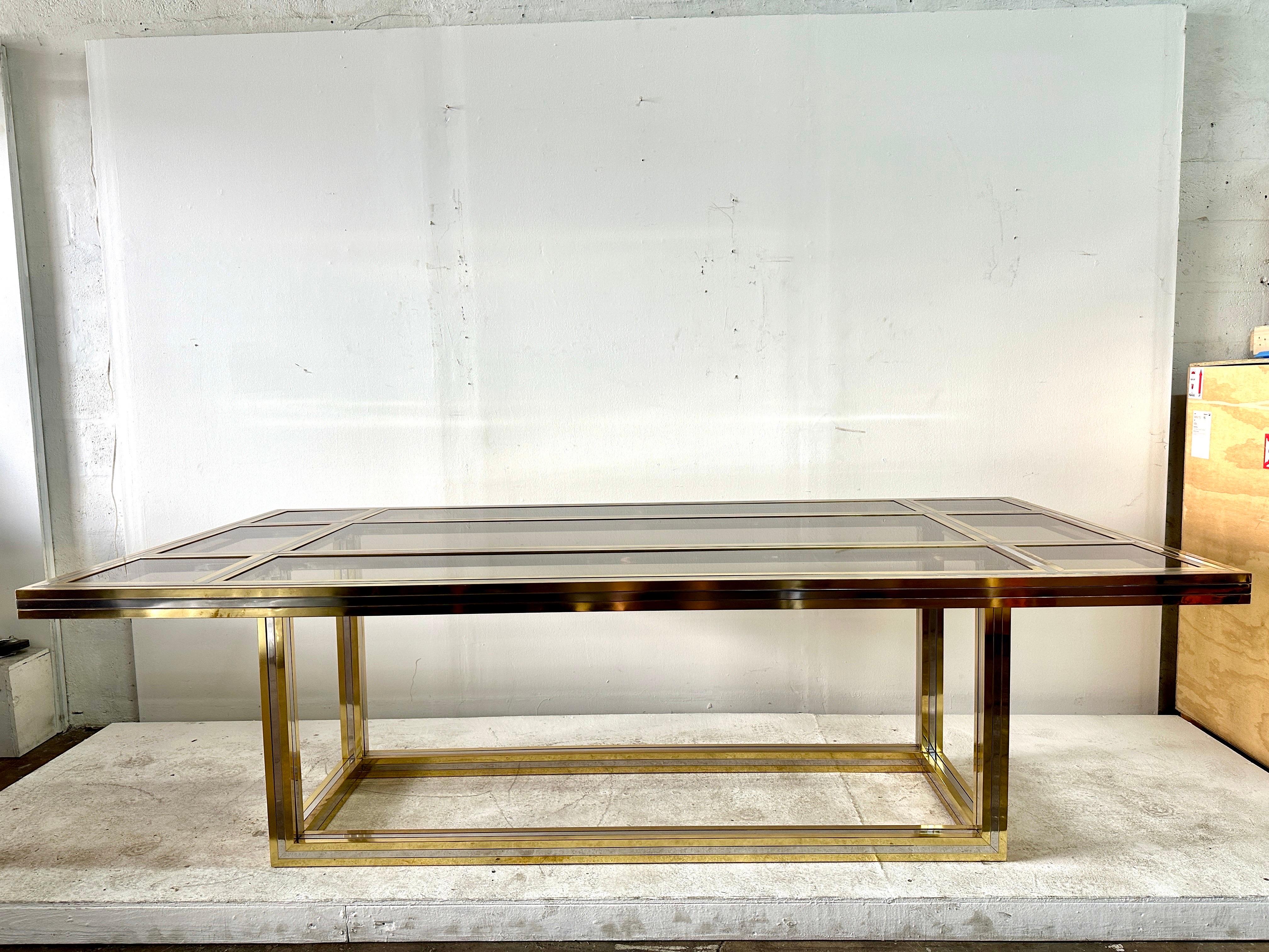Romeo Rega Esstisch aus Mischmetall mit Glaseinsätzen (Moderne der Mitte des Jahrhunderts) im Angebot