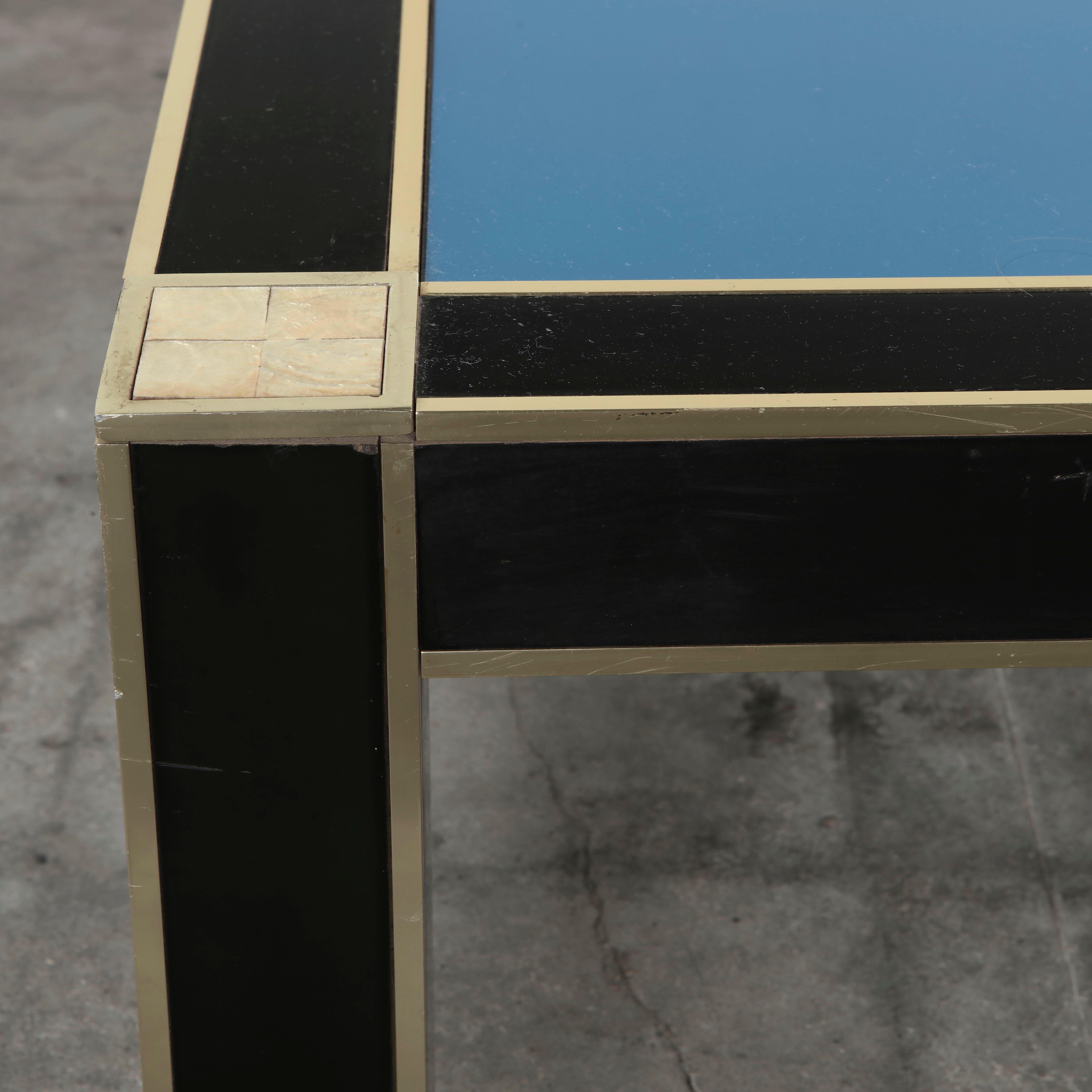 Romeo Rega, Modernist Brass and Black Laminate Coffee Table, 1960s In condizioni buone in vendita a Los Angeles, CA