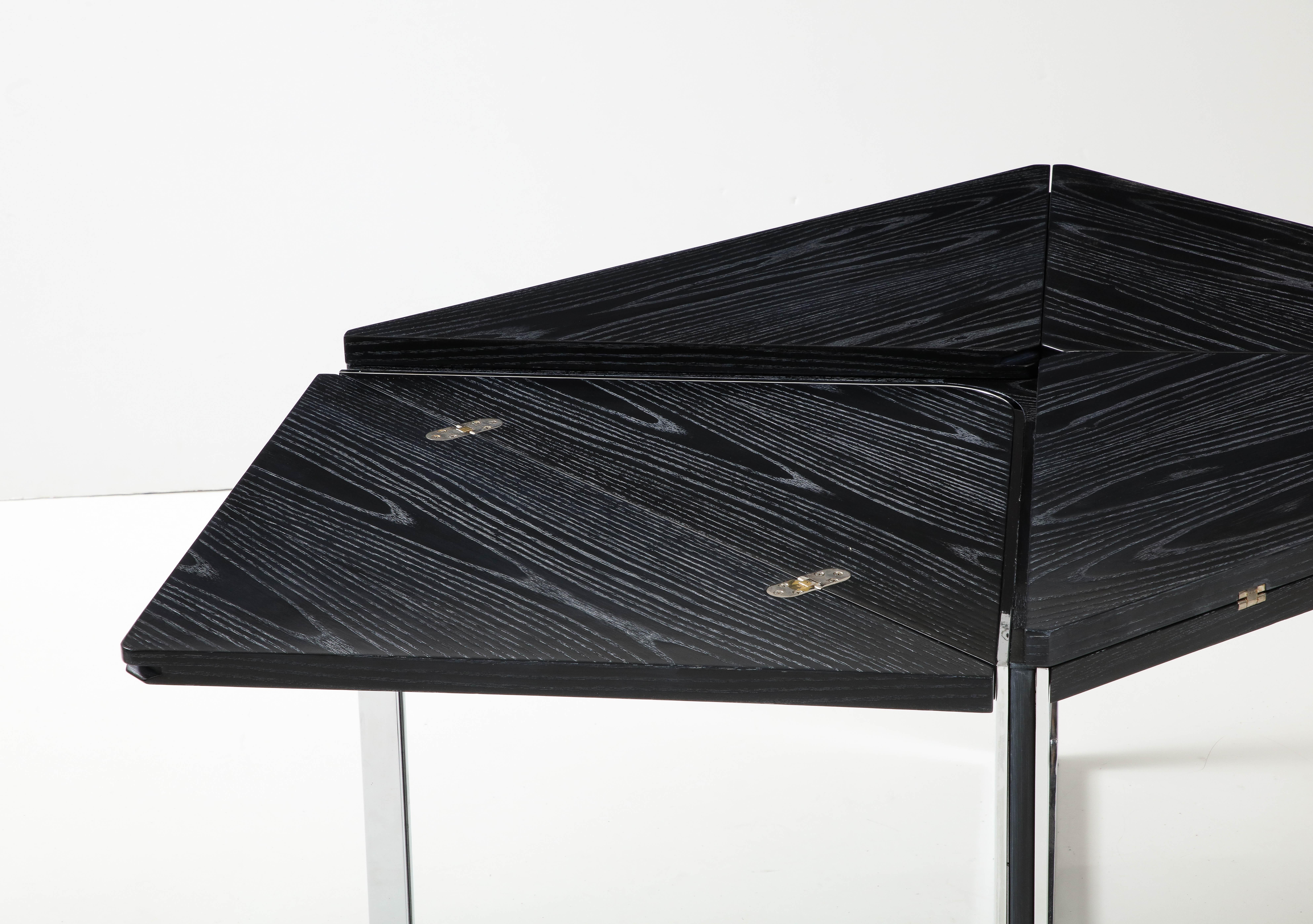 Romeo Rega Modernistischer ausziehbarer Esstisch aus gekälktem Eichenholz und Stahl im Angebot 4