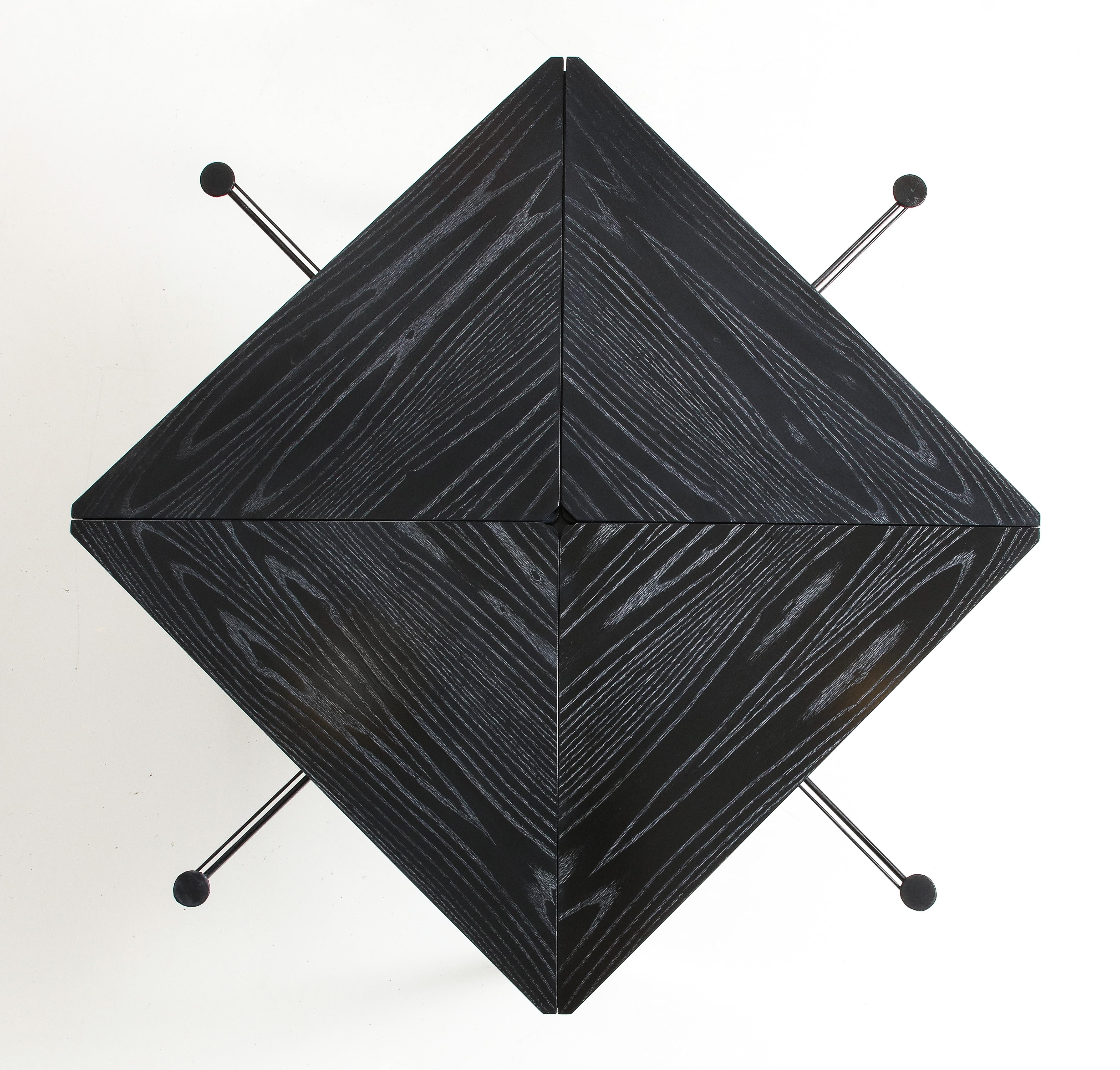 Romeo Rega Modernistischer ausziehbarer Esstisch aus gekälktem Eichenholz und Stahl im Angebot 13