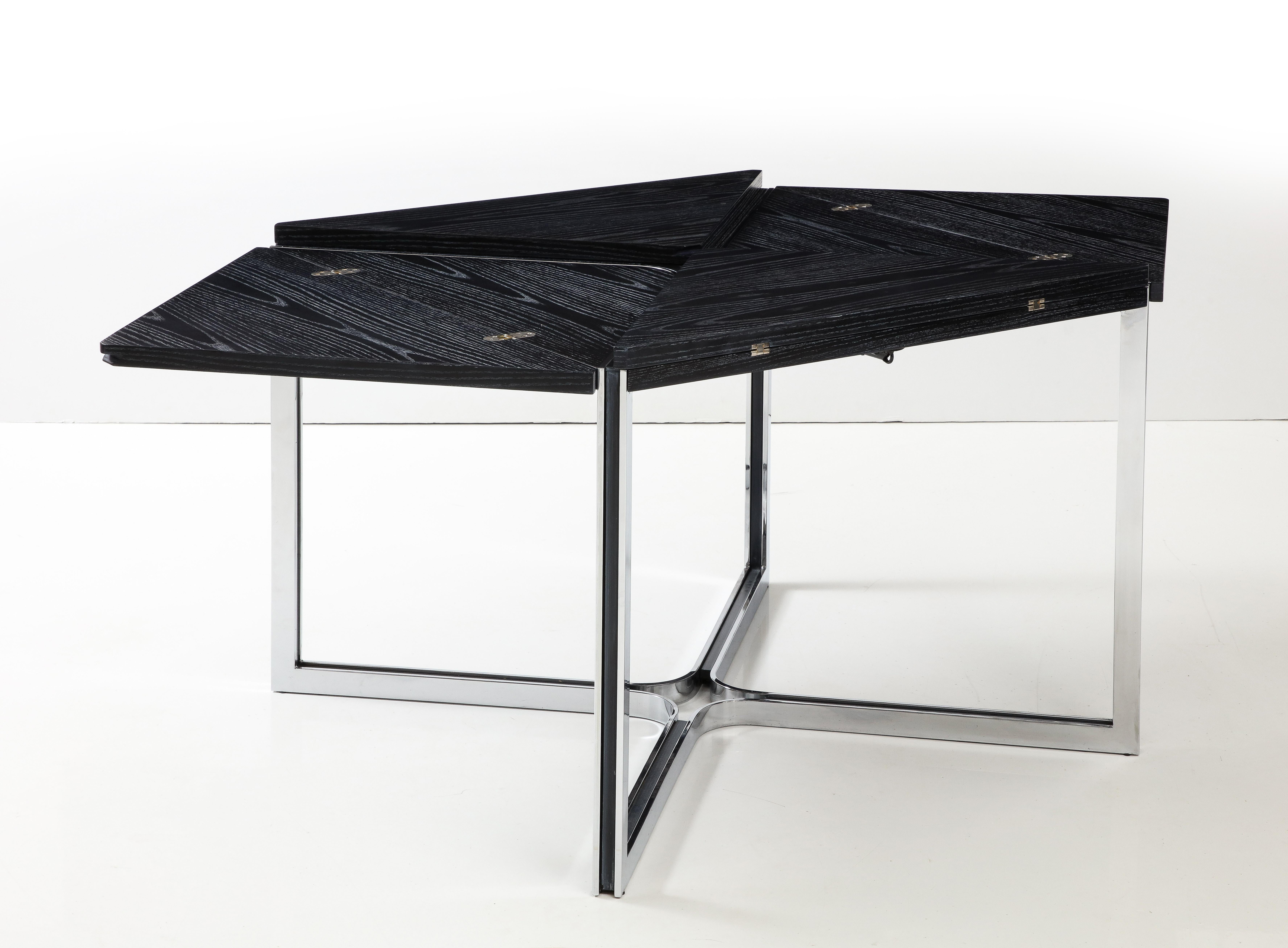 Romeo Rega Modernistischer ausziehbarer Esstisch aus gekälktem Eichenholz und Stahl im Angebot 2