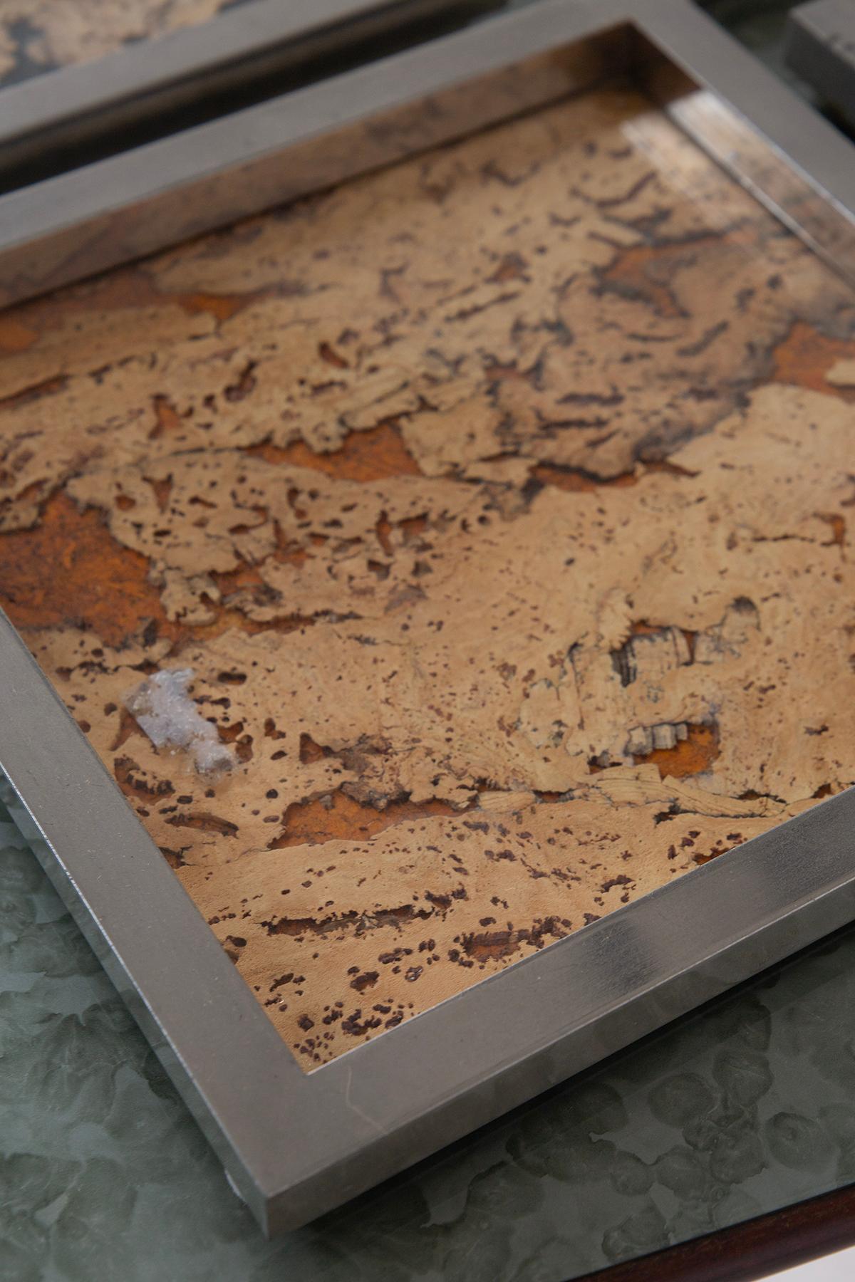 Metallo Romeo Rega set of 5 trays with metal and cork engraved signatures and dates in vendita