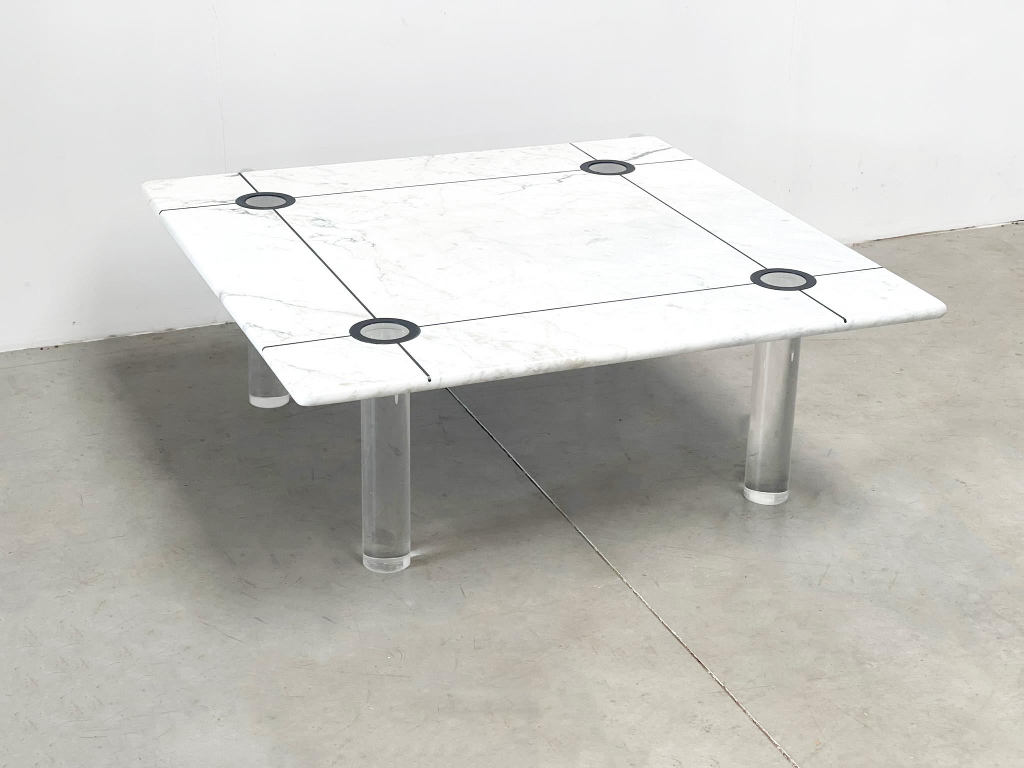 Late 20th Century Romeo Rega style white and black marble coffee table For Sale