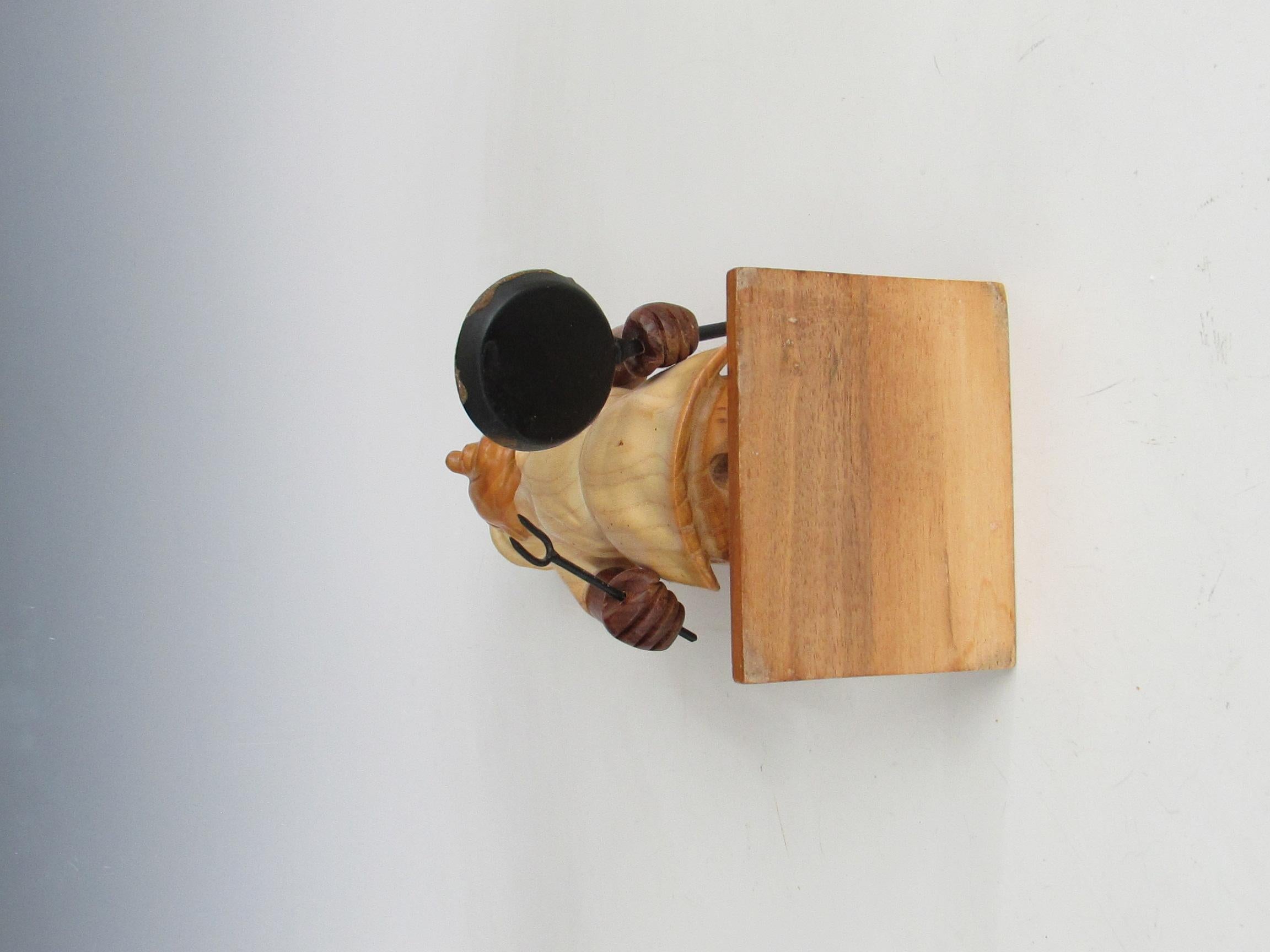 Bois Romer italy hand carved desk top chef short order cook sculpture en vente