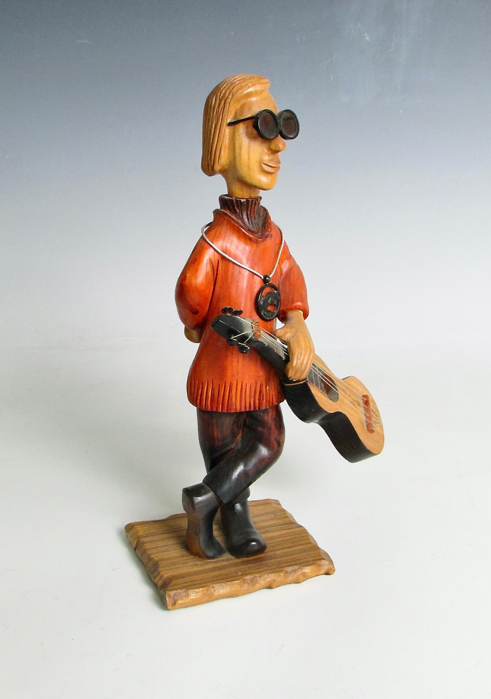 Romer italia escritorio tallado a mano hippie boho folk rock guitarrista escultura en venta 2