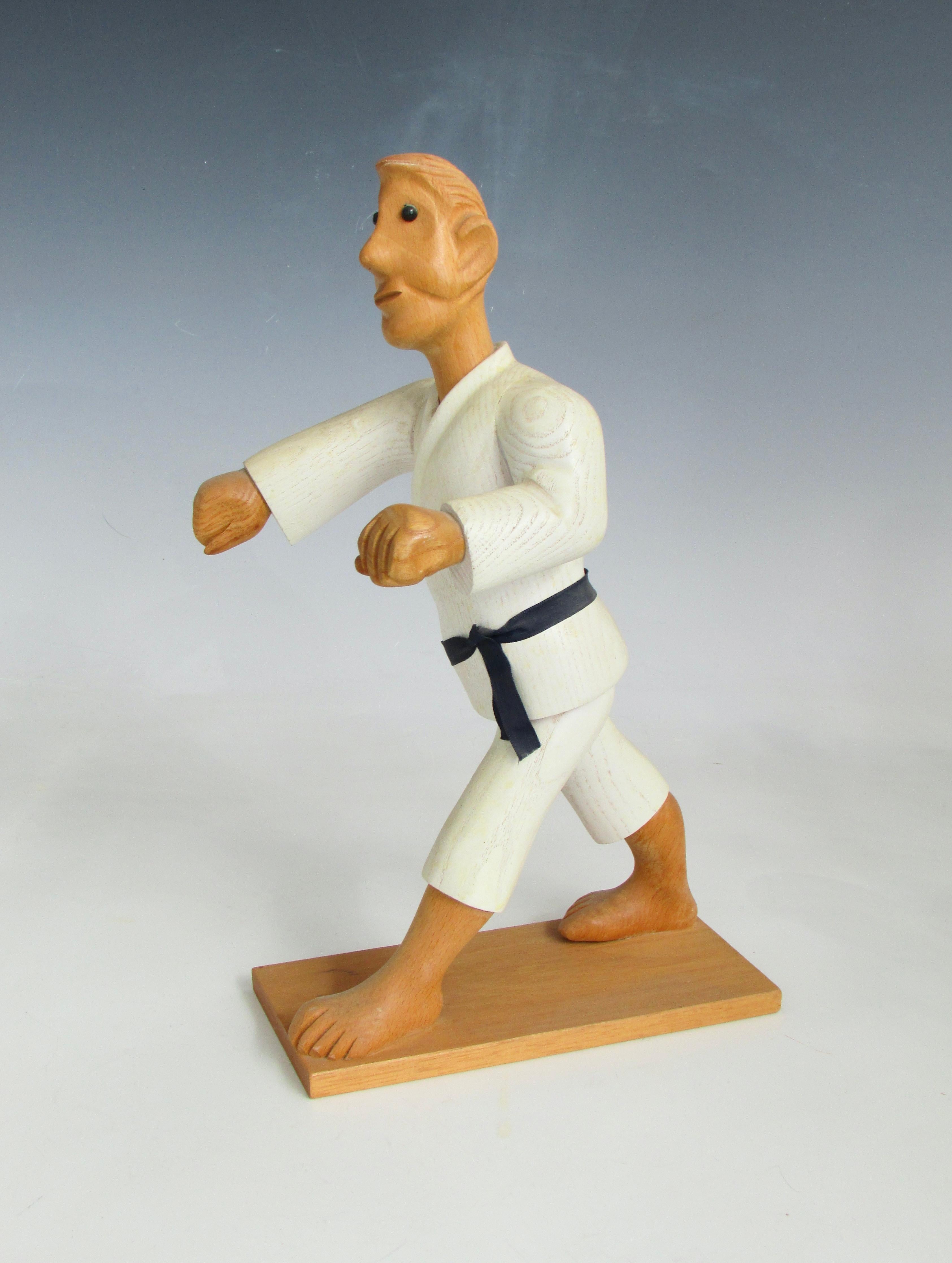 Romer italia escultura de escritorio tallada a mano cinturón negro de artes marciales en Bueno estado para la venta en Ferndale, MI