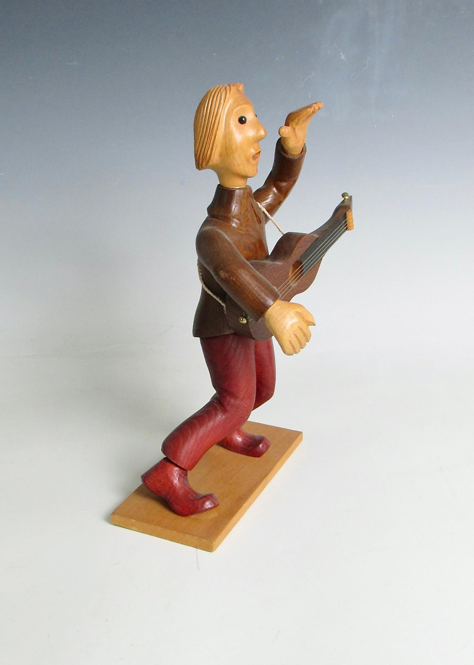 Romer escultura de guitarrista de rock and roll de sobremesa tallada a mano en Italia siglo XX en venta