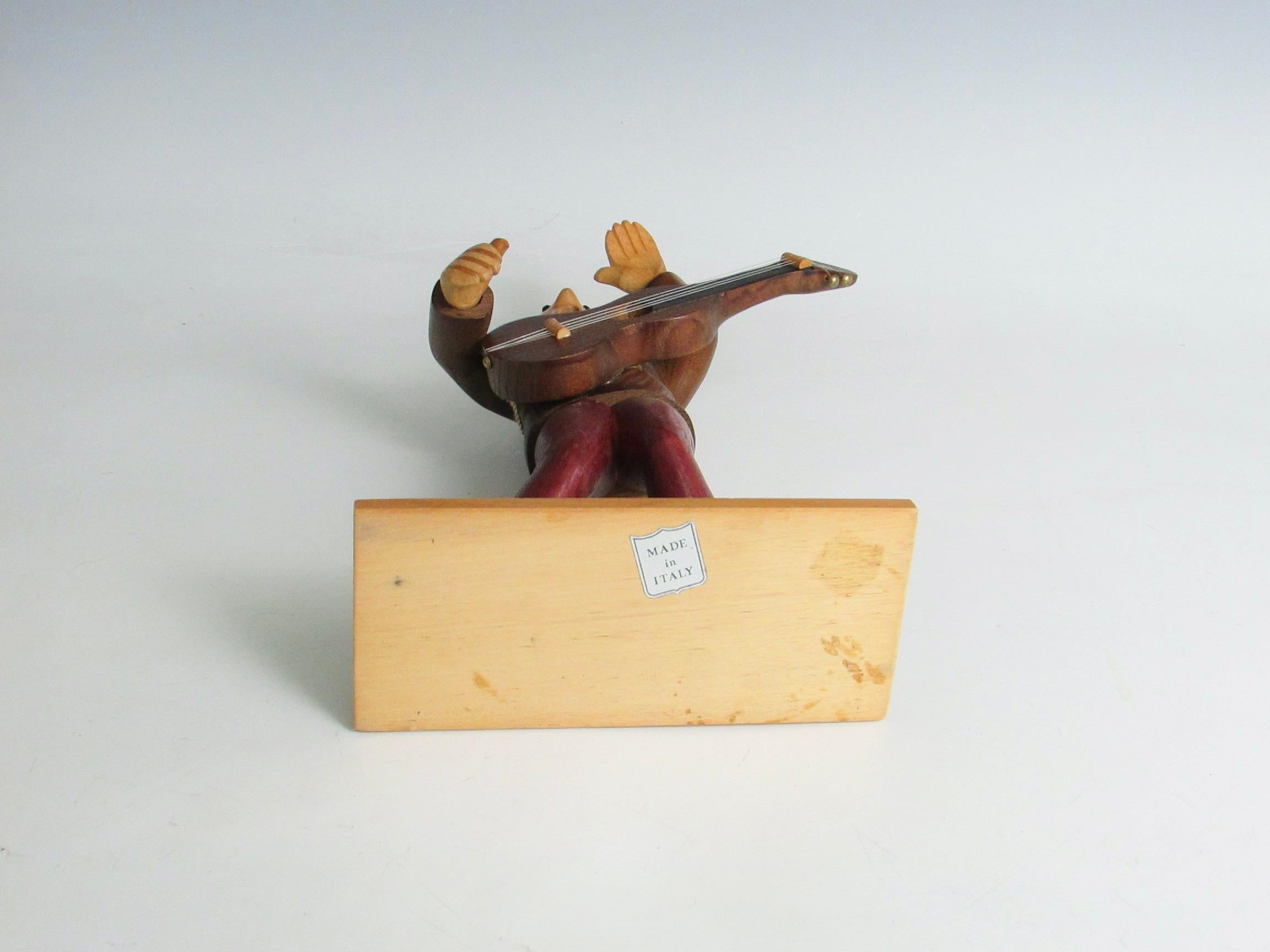 Romer escultura de guitarrista de rock and roll de sobremesa tallada a mano en Italia en venta 1