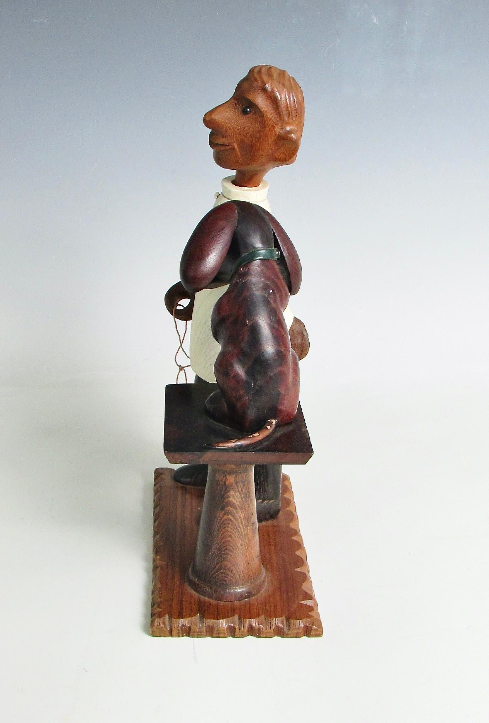 italien Romer Italie, sculptée à la main, sculpture d'un vétérinaire avec un patient chiot en vente