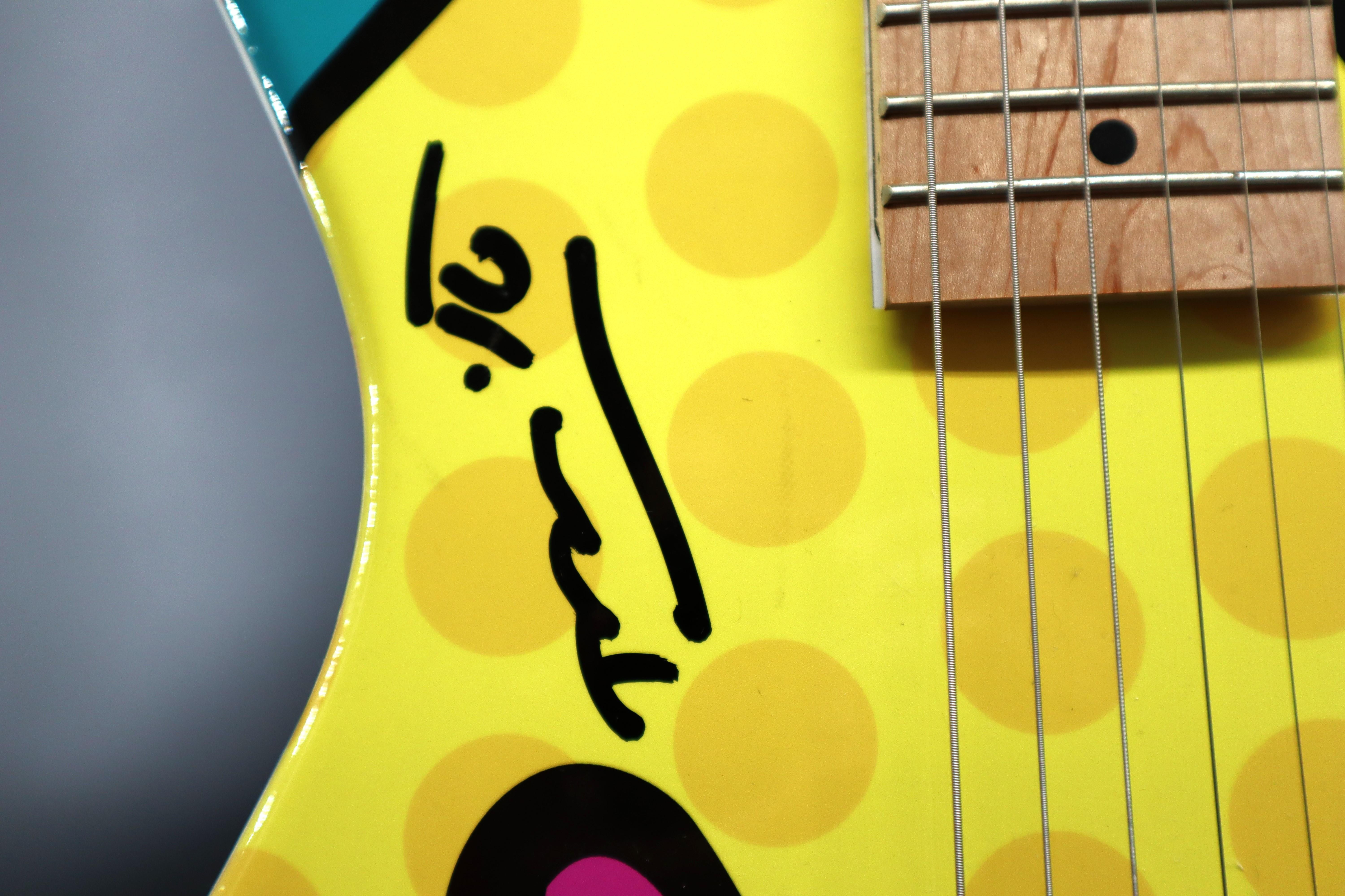 Guitar électrique Viper de Romero Britto, conçue et signée à la main en vente 2