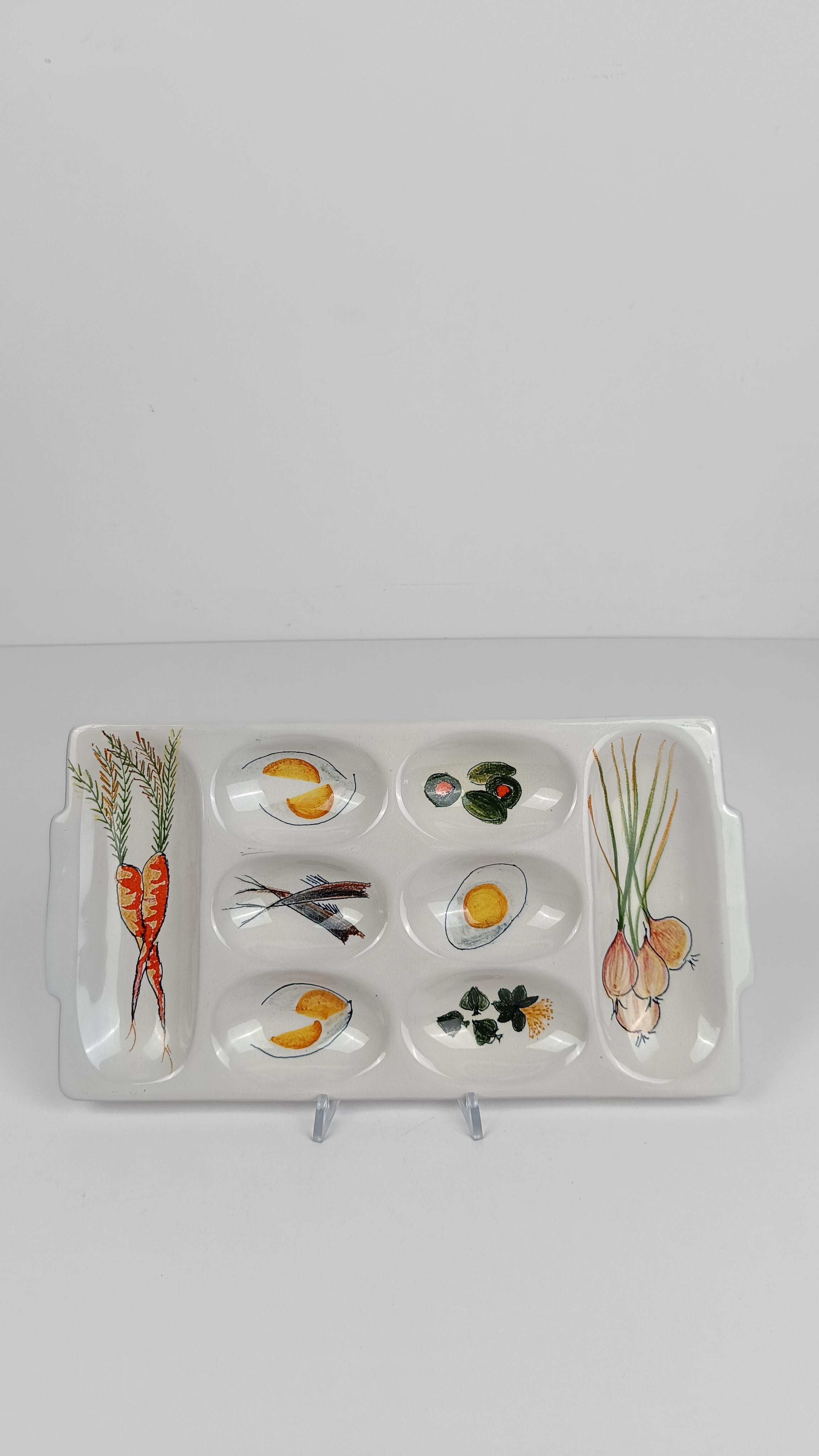 Peint à la main Rometti Ceramics, plateau à amuse-gueule en céramique peint à la main avec décoration de légumes, Italie années 50 en vente