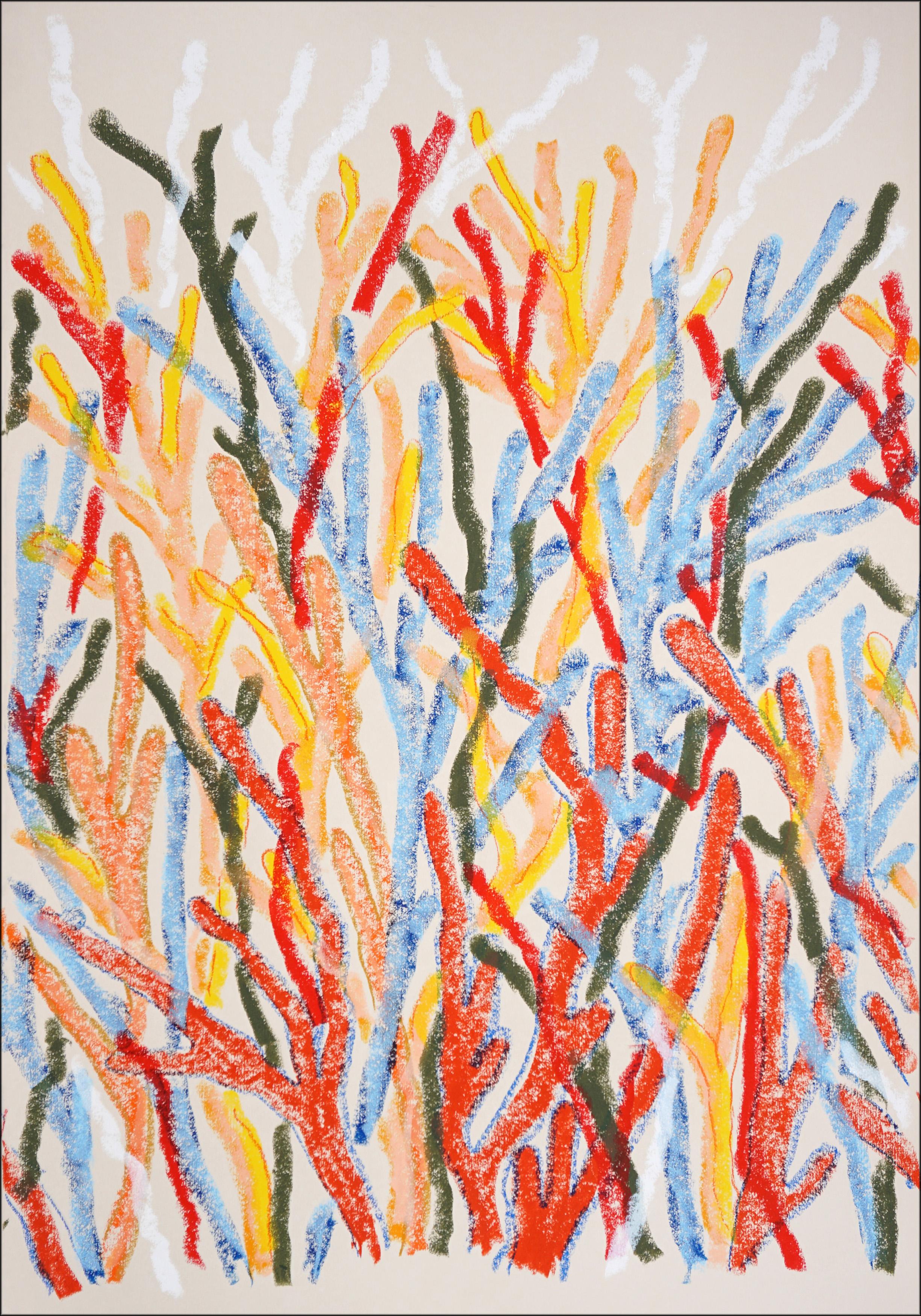 Coral Forest Triptych ist ein wunderschönes, originelles Triptychon, das die Energie organischer Formen durch wiederholte Linien und Gesten erforscht. Astähnliche Formen schlängeln sich in wechselnden Rot-, Blau-, Gelb- und Grüntönen über das Papier