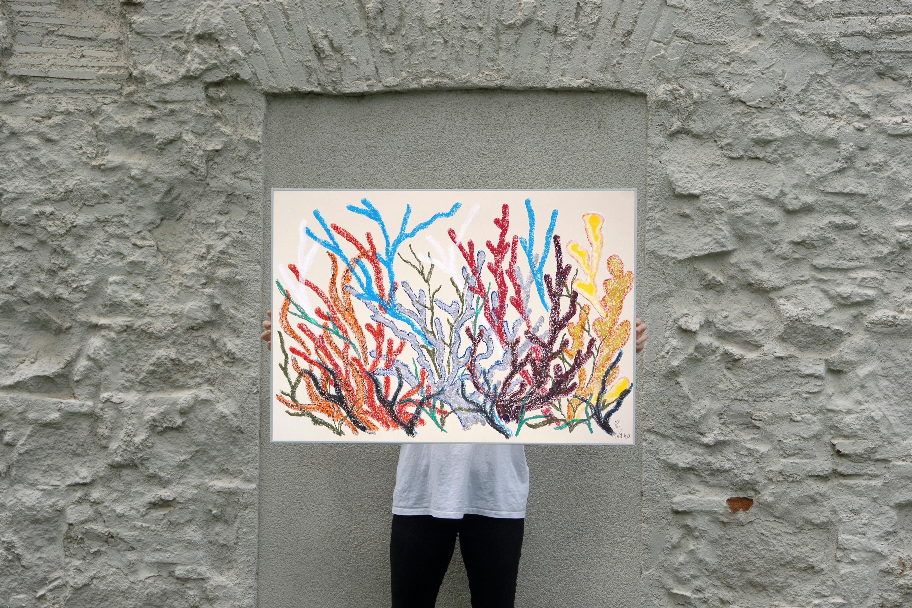 Graue und braune Korallen, Horizontales Korallenriff, Illustrationsstil, Organische Formen – Painting von Romina Milano