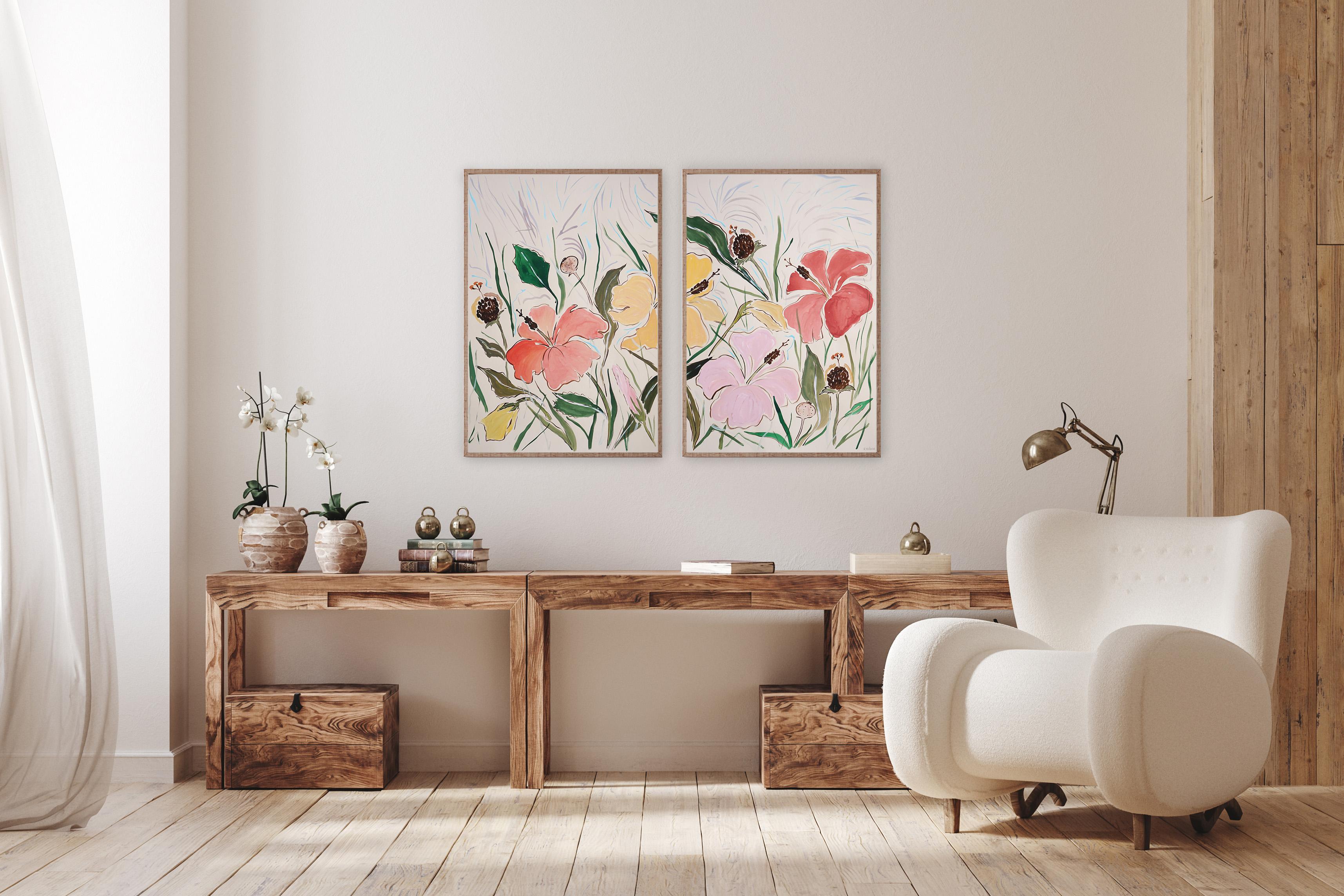 Hibiskus Oase IV, Rot, Gelb, Rosa Diptychon mit großen Blüten und grünen Blättern – Painting von Romina Milano