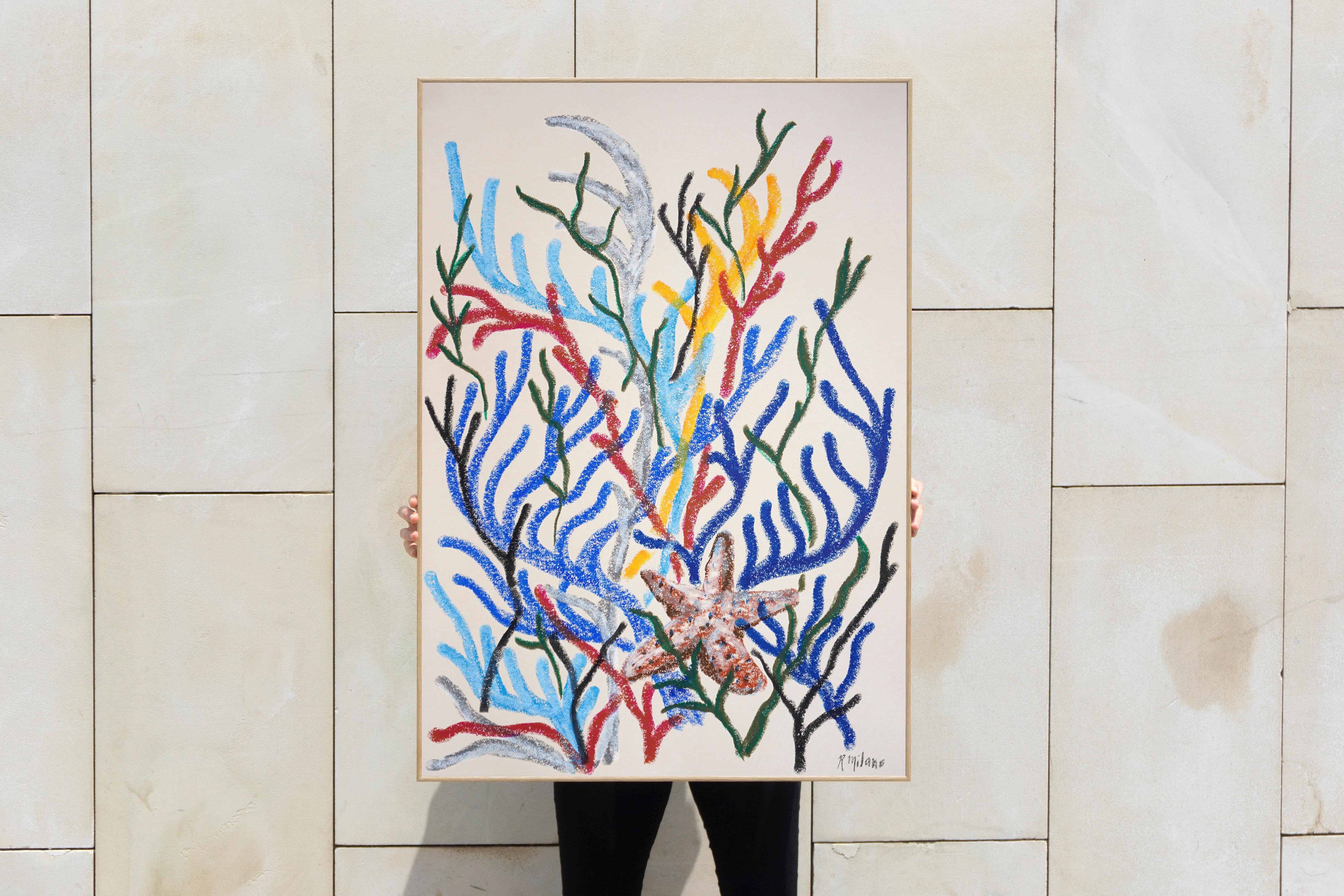 Étoile de mer parmi les coraux, paysage marin moderne, formes biomorphiques sur papier aquarelle - Painting de Romina Milano