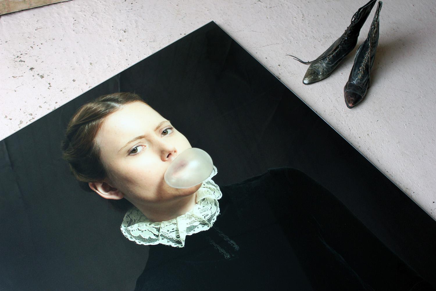 Romina Ressia; Blasen Gummi; Riesiger Kunstfotografie-Druck Nr. 16/200 (Argentinisch)