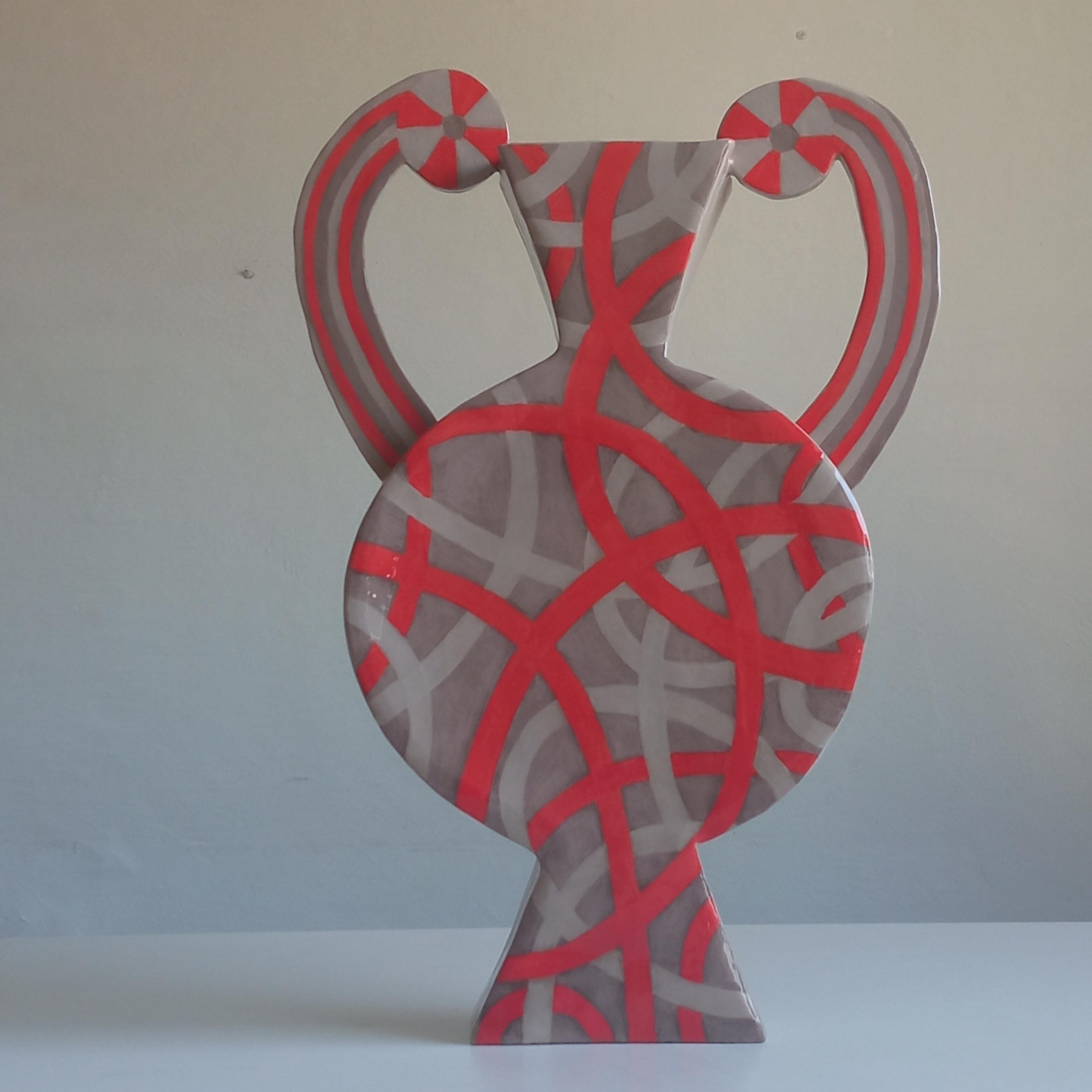 Peint à la main ROMPETE LE RIGHE - Vase en terre cuite - 21ème siècle - par Chiara Berta Artiste en vente