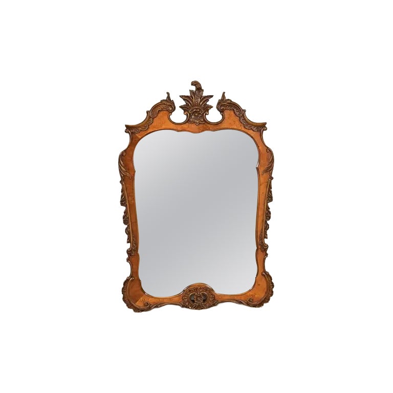 Romweber Antique French Rococo Louis XV Specchio da parete in legno di radica, CIRCA 1920 in vendita