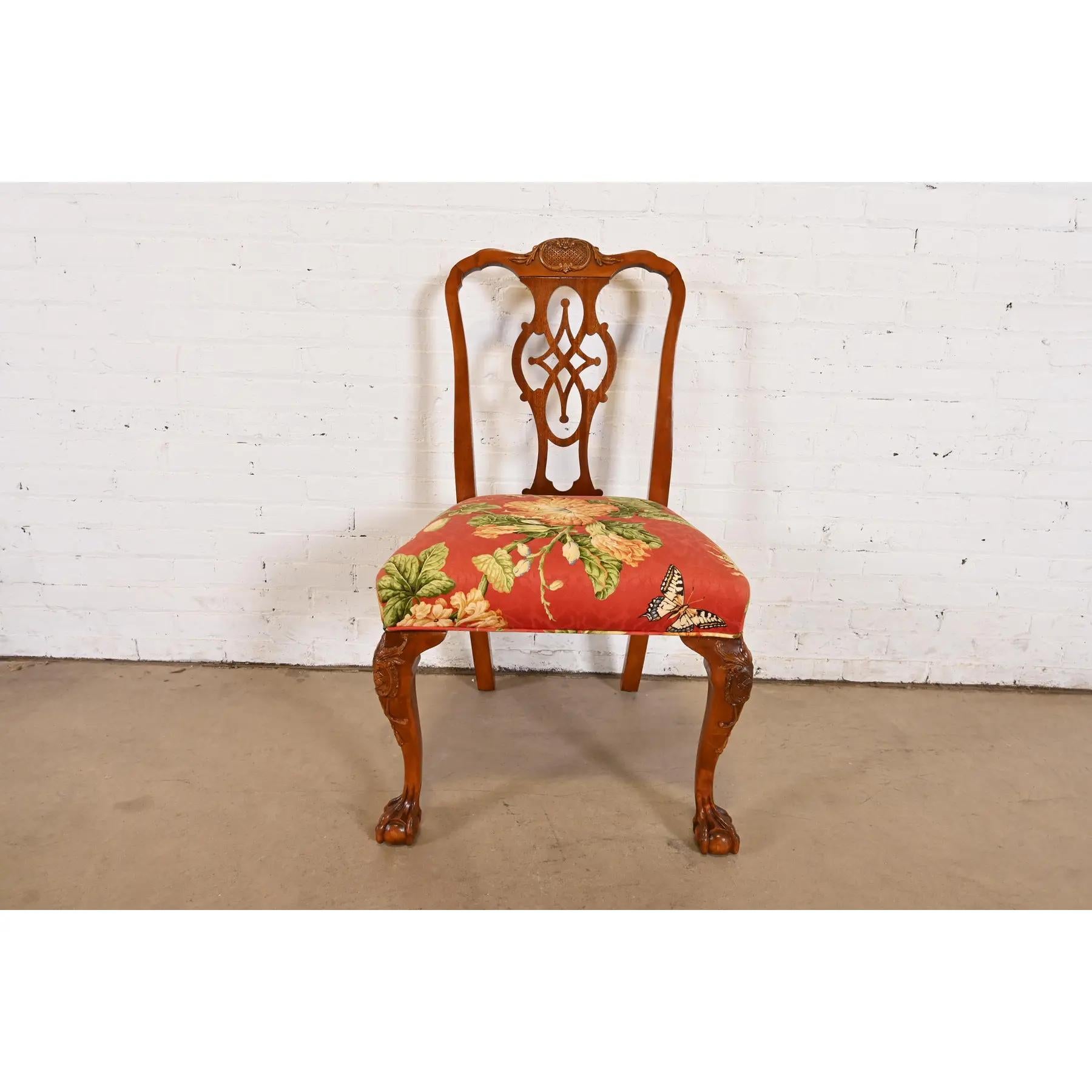 Sedie da pranzo Romweber Chippendale in mogano intagliato, set di otto sedie in vendita 1