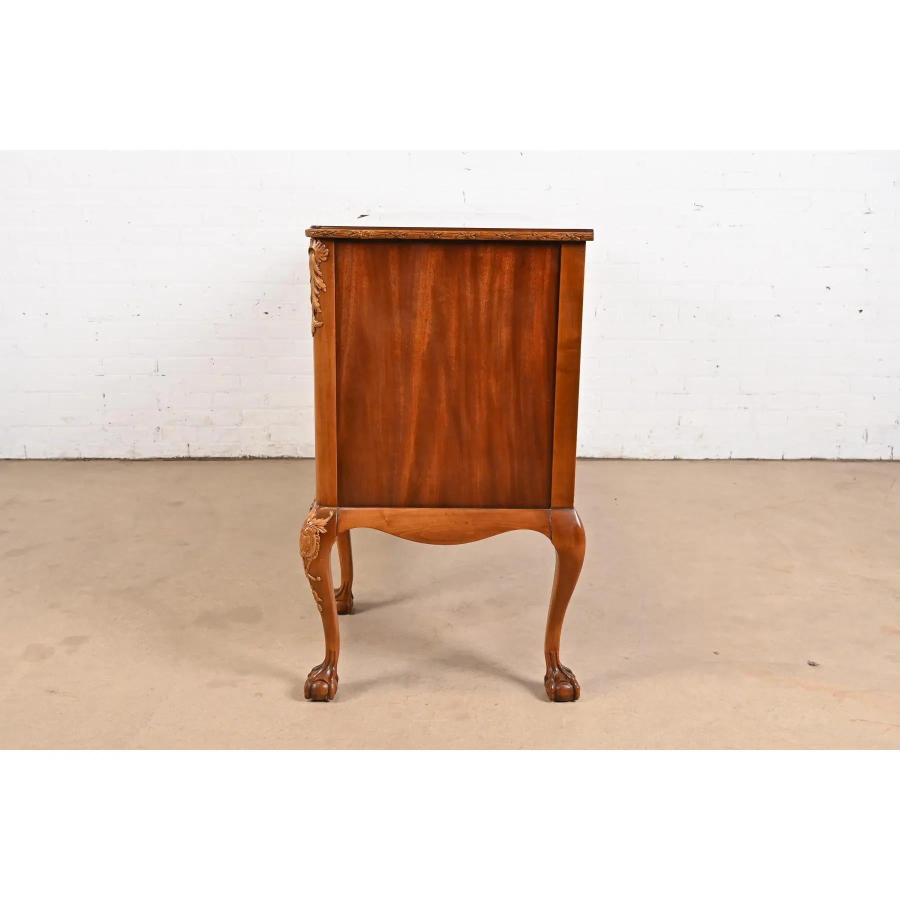 Romweber Chippendale Flame Mahogany Carved Sideboard Buffet, Circa 1920s For Sale 4