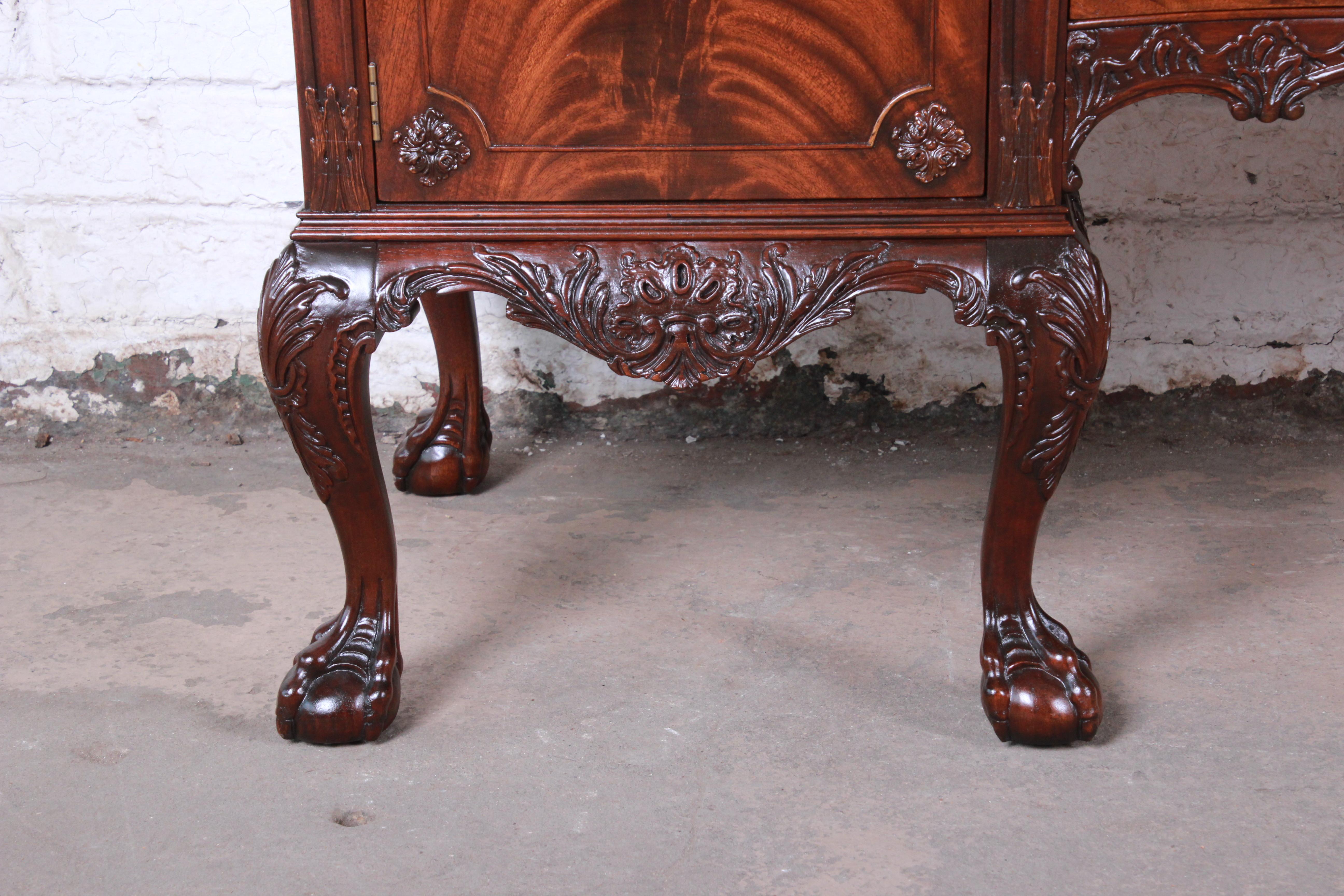 Romweber Chippendale Flame Mahogany Ornate Carved Sideboard Buffet, circa 1920s In Good Condition In South Bend, IN