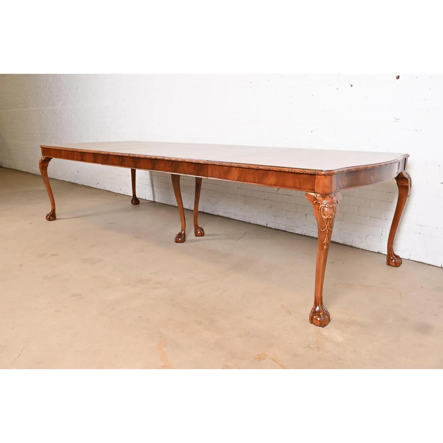 Romweber Chippendale Mahogany Extension Dining Table, Newly Refinished In Good Condition For Sale In South Bend, IN