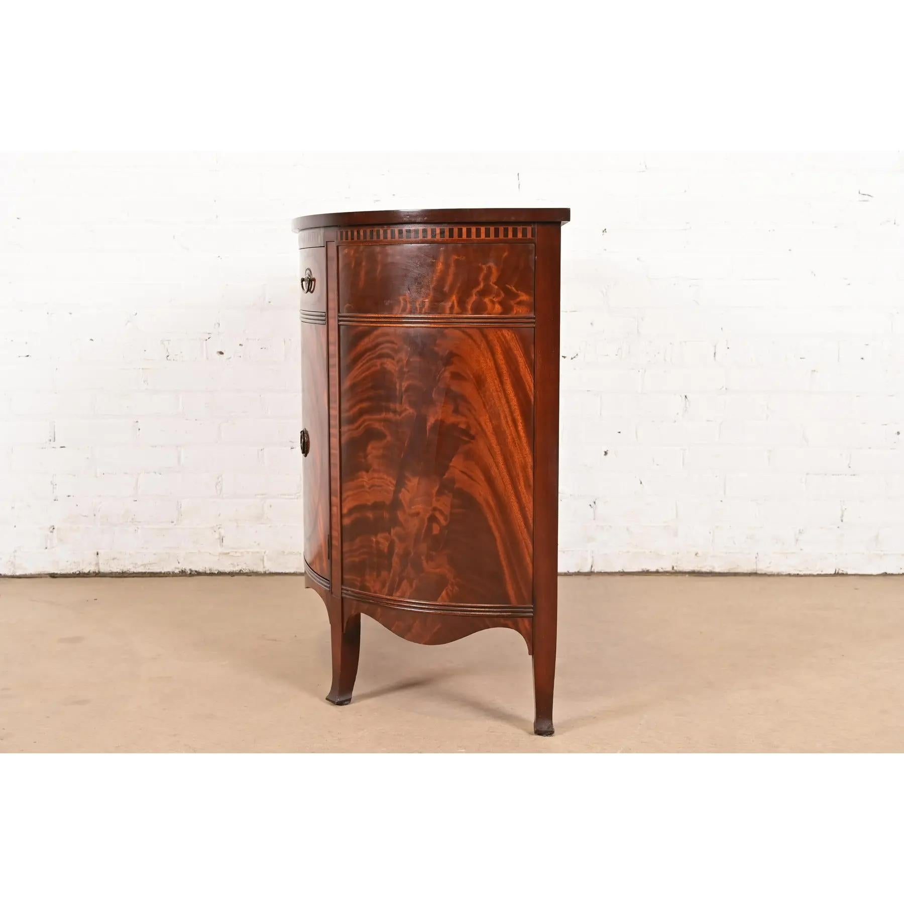 Mesa consola Romweber Federal de caoba flameada, circa años 20 en venta 5